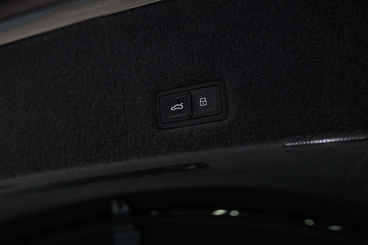 Lamborghini Urus view 65