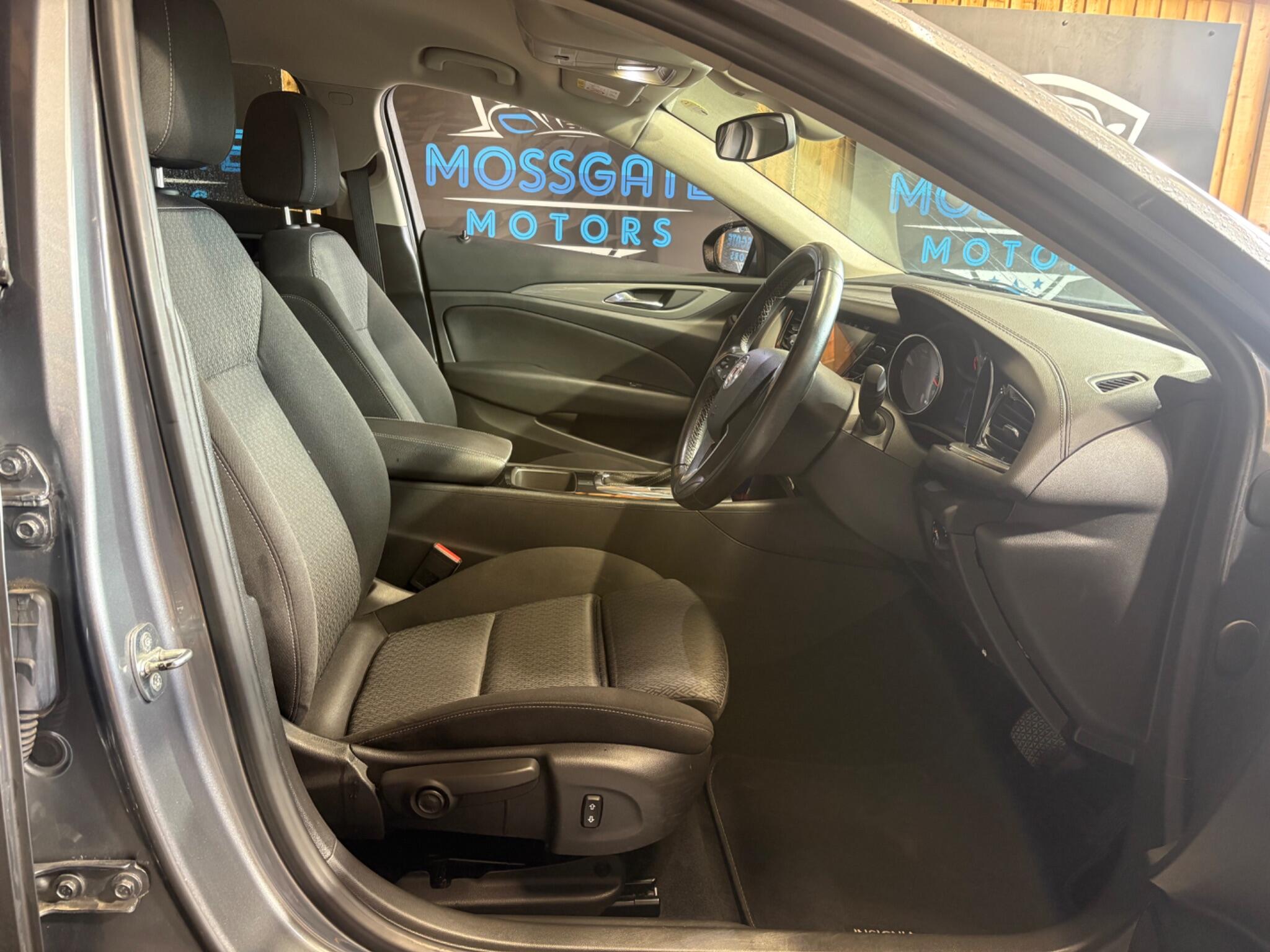 Vauxhall Insignia view 12