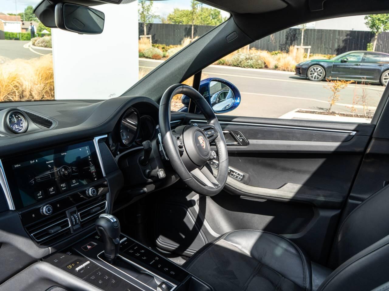 Porsche Macan view 32
