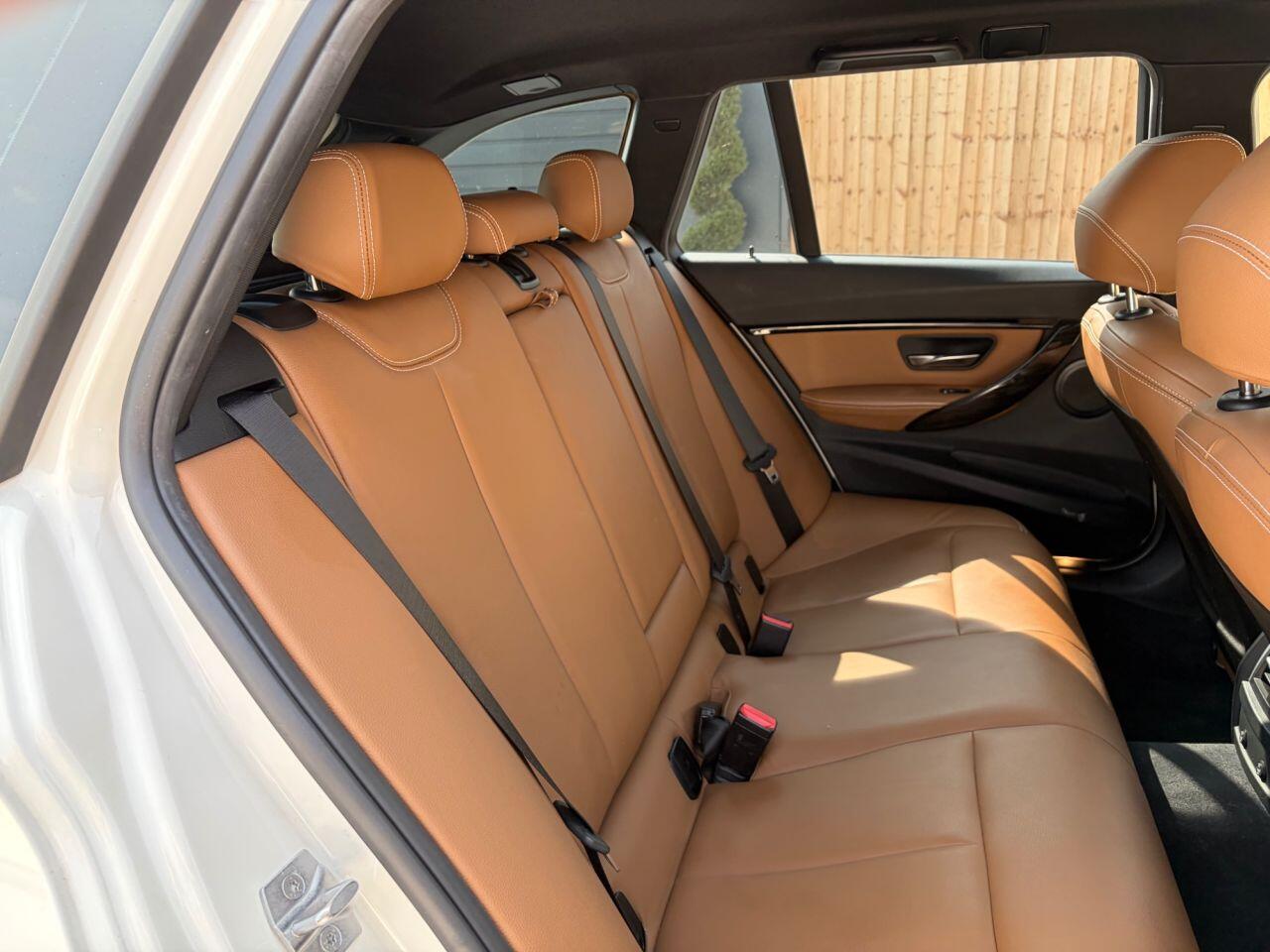 BMW 3 Series view 23