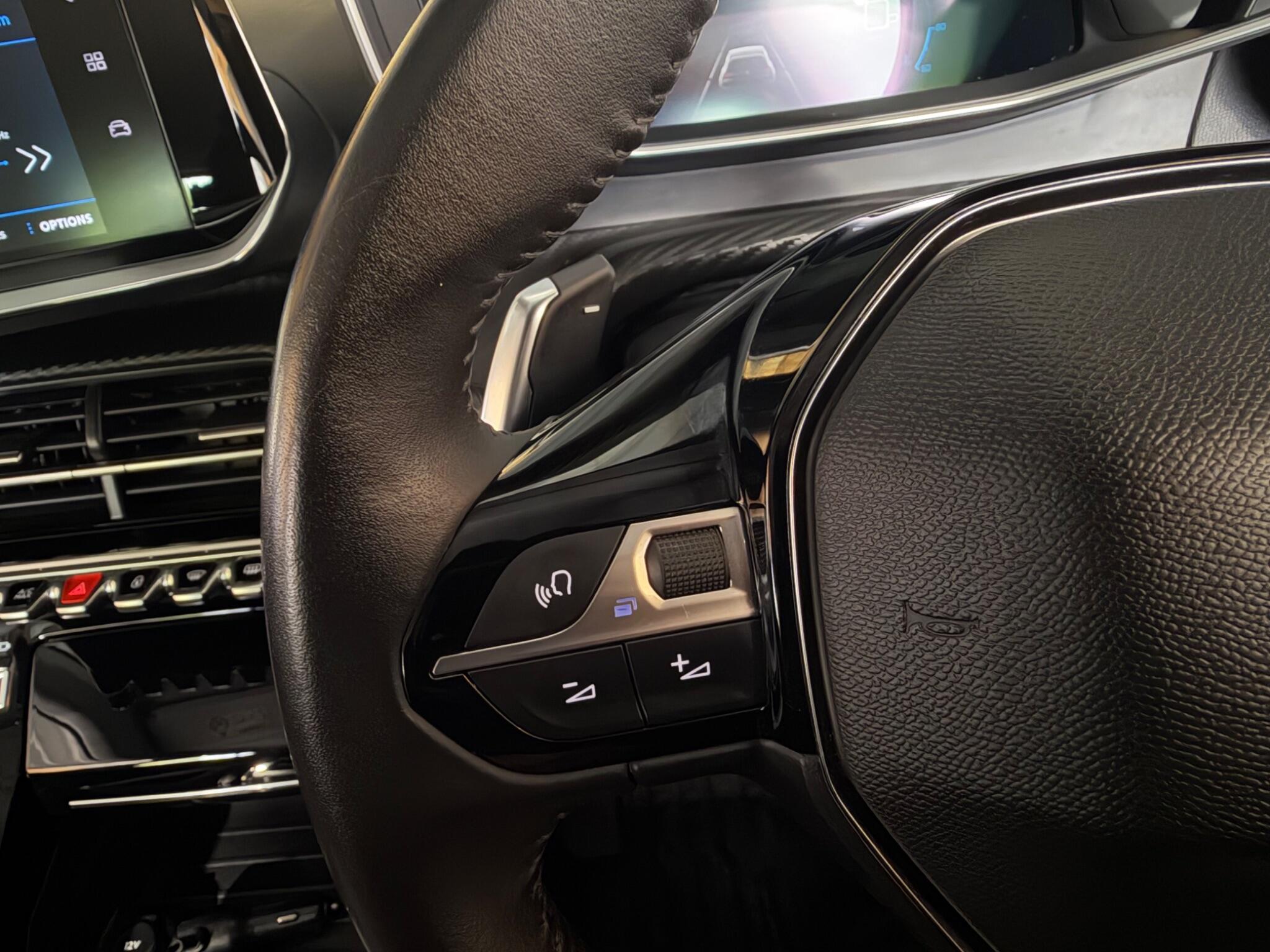 Peugeot 208 view 28