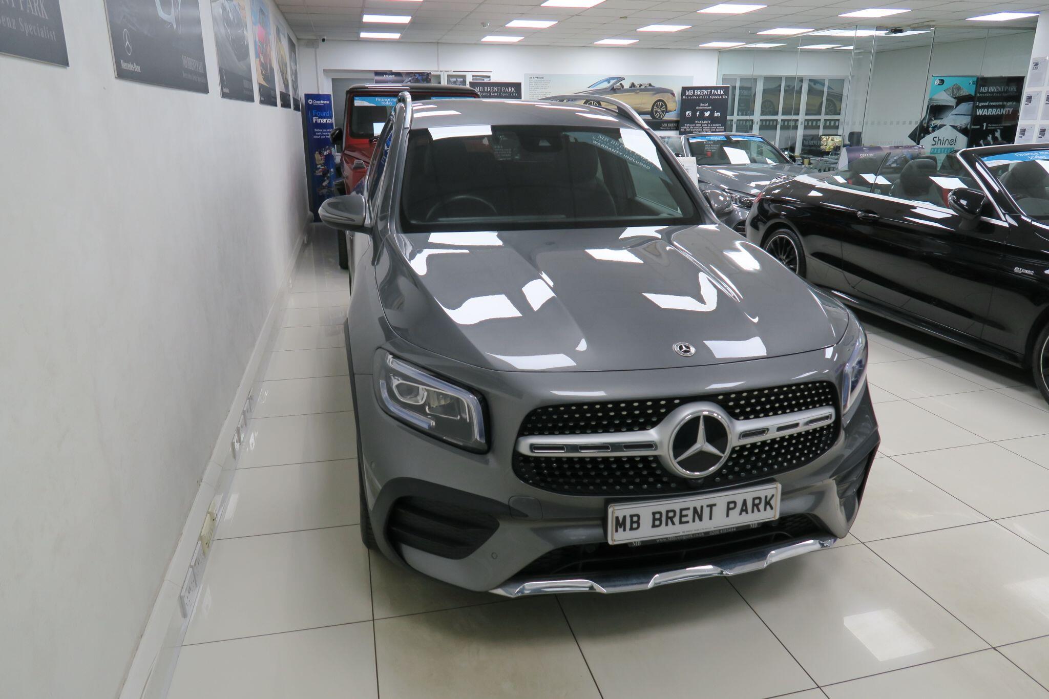 Mercedes-Benz GLB view 4
