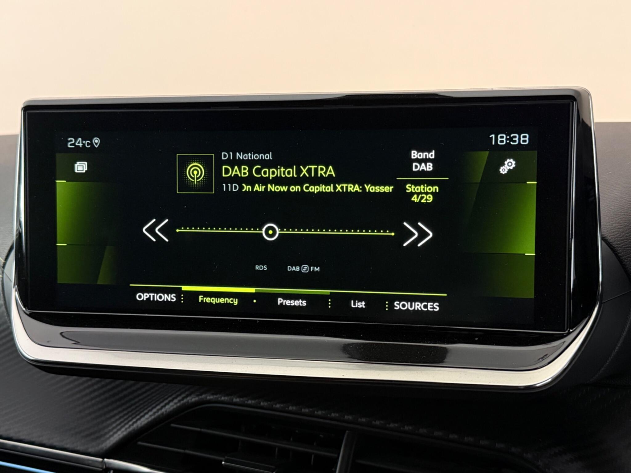 Peugeot 208 view 20