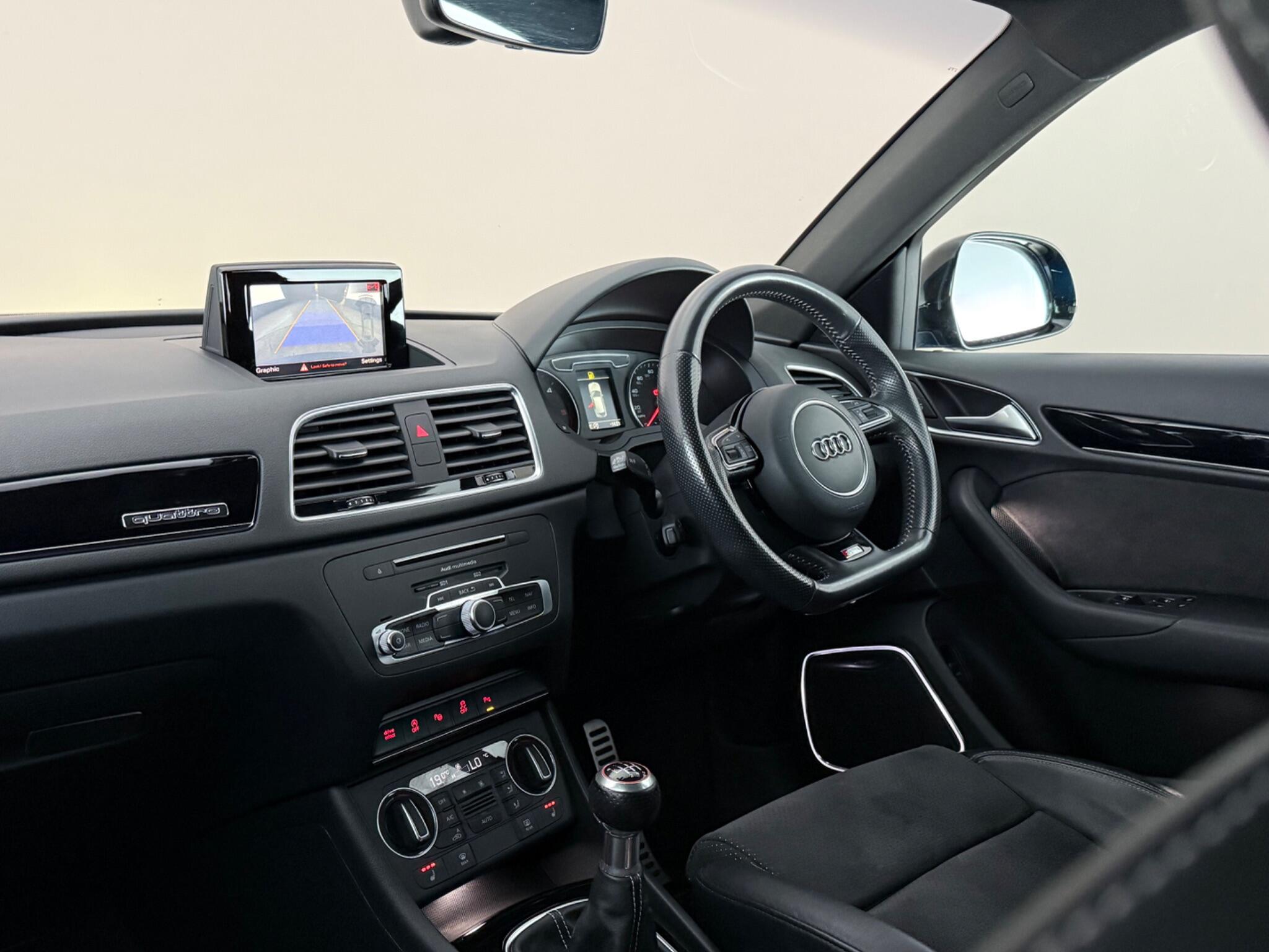 Audi Q3 view 4