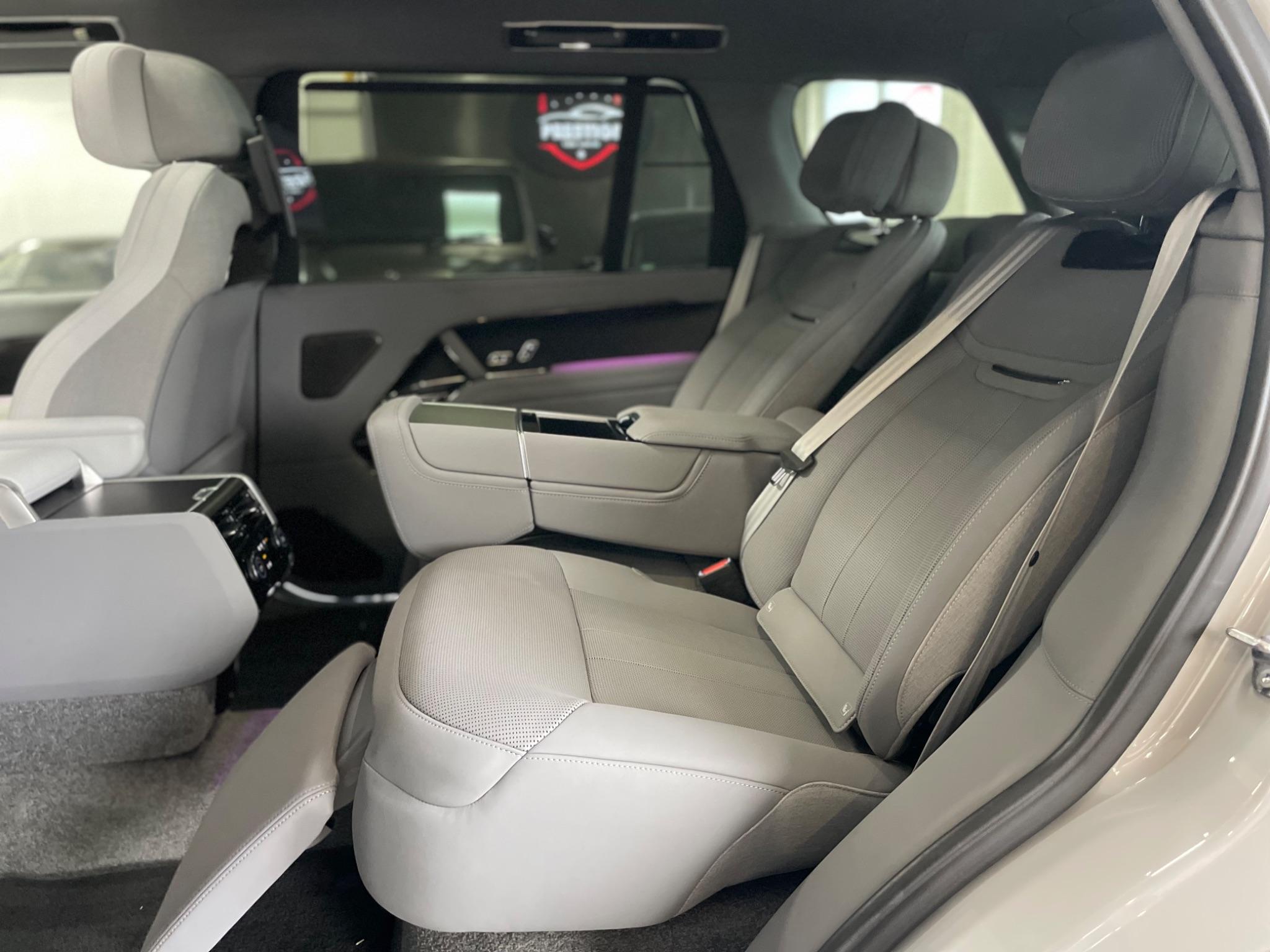 Land Rover Range Rover view 61