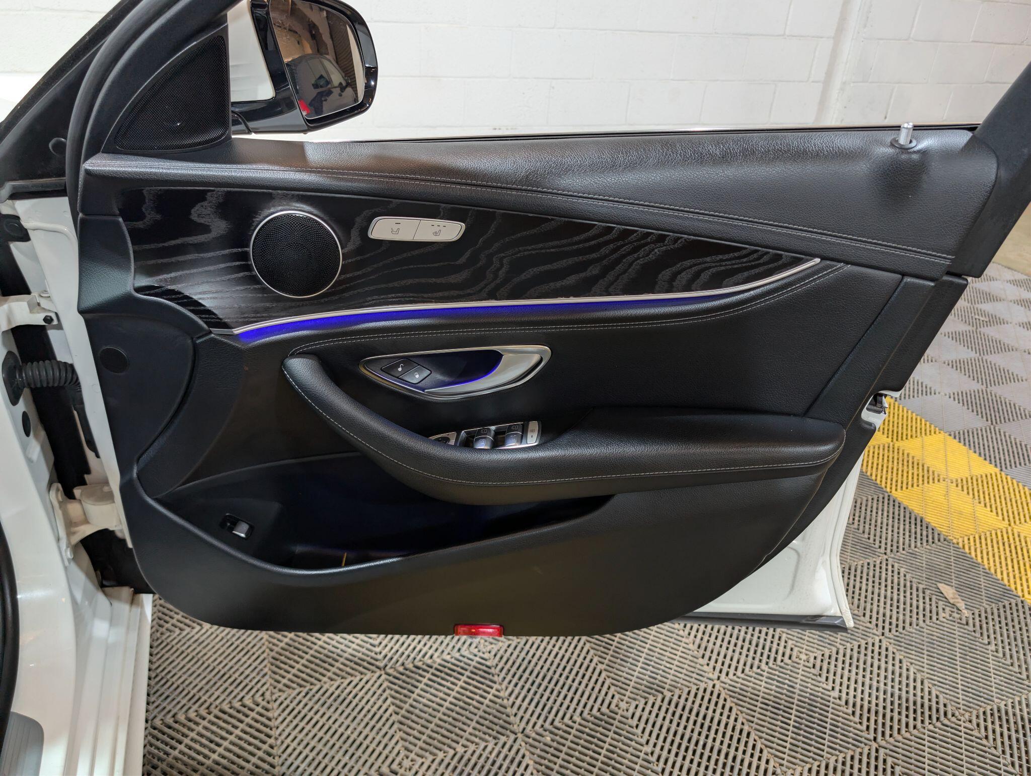 Mercedes-Benz E Class view 12