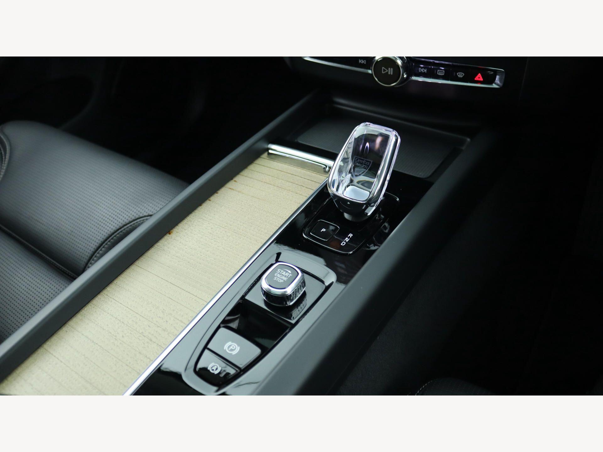 Volvo XC60 view 27