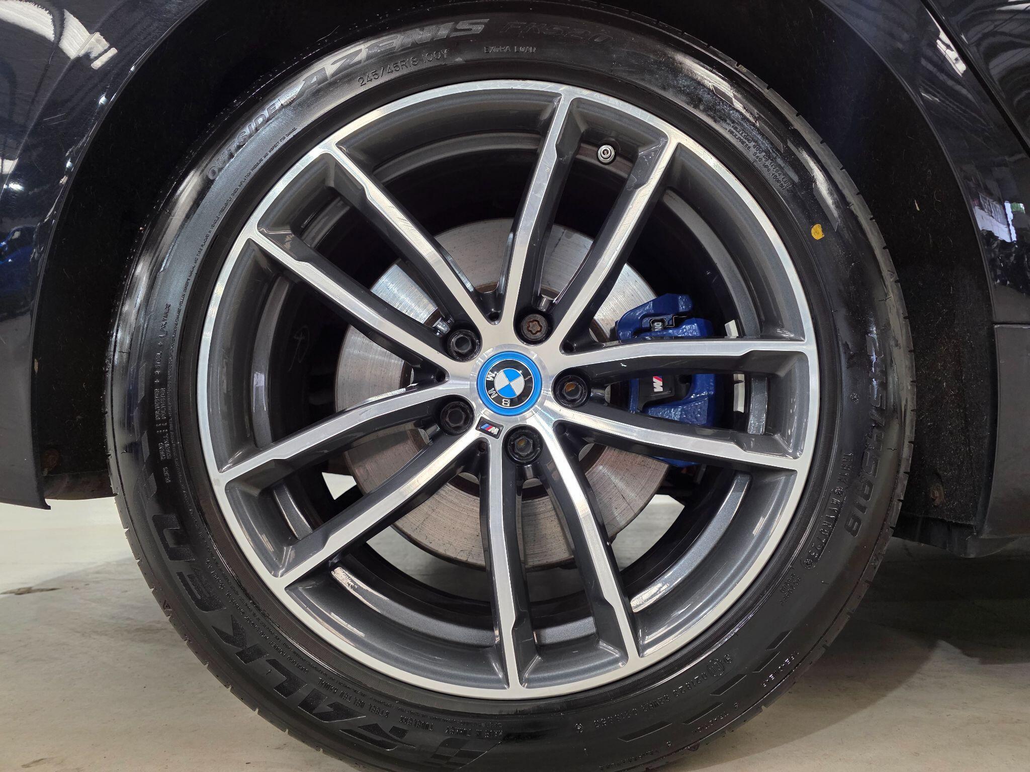 BMW 5 Series view 41