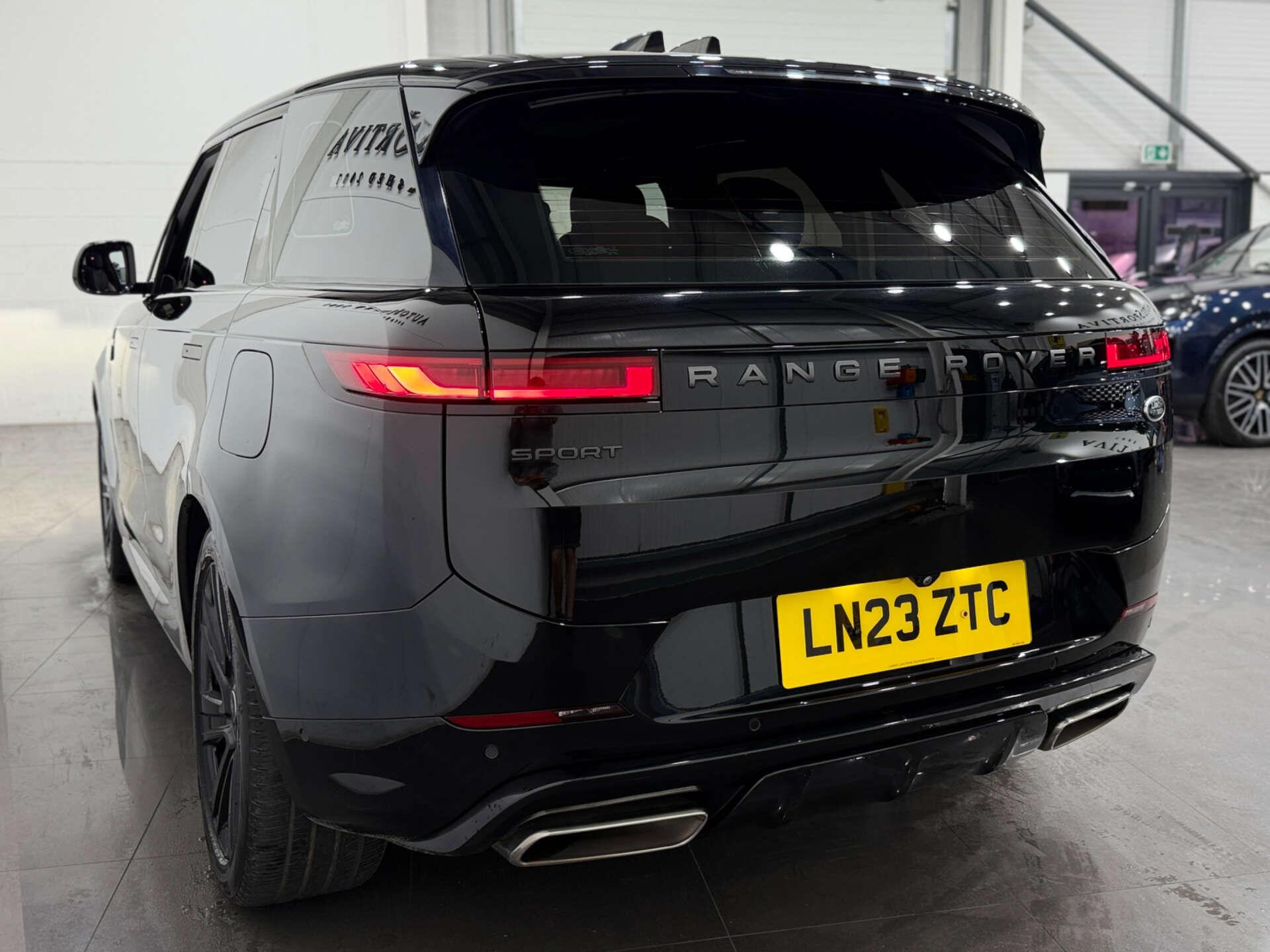 Land Rover Range Rover Sport view 9
