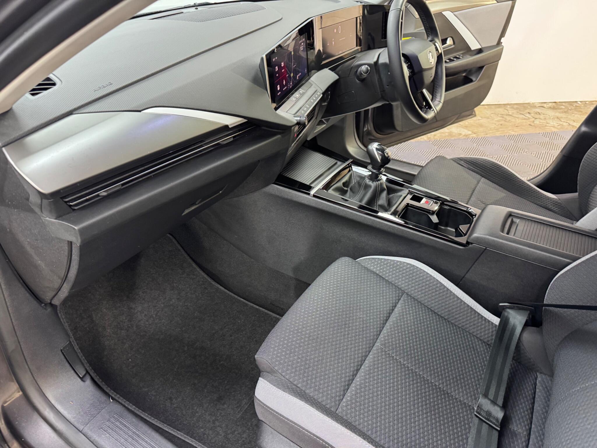 Vauxhall Astra view 17