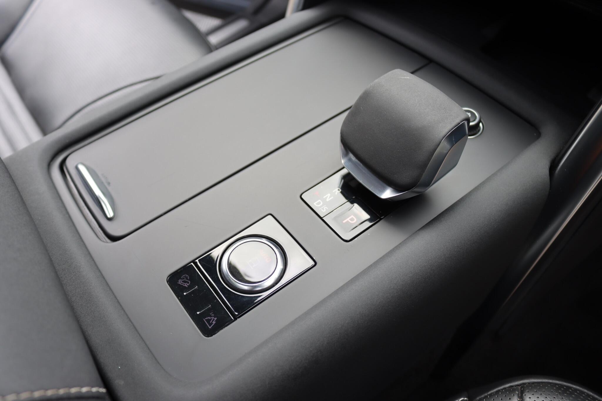 Land Rover Discovery view 43