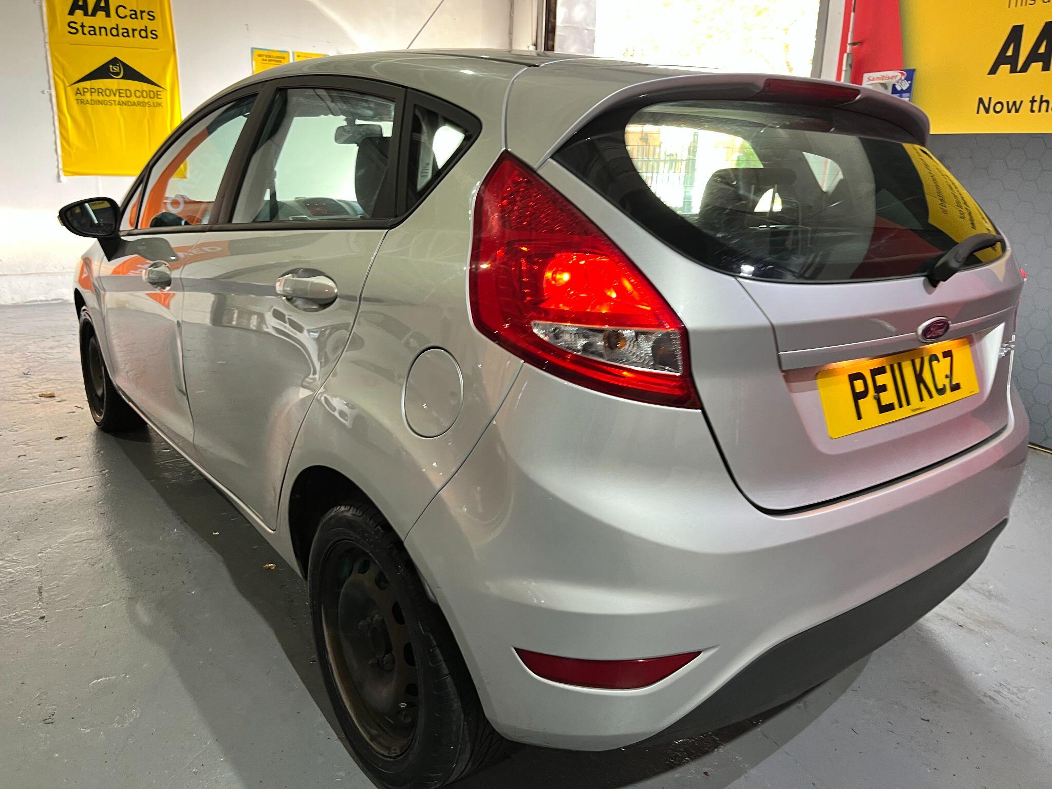 Ford Fiesta view 25