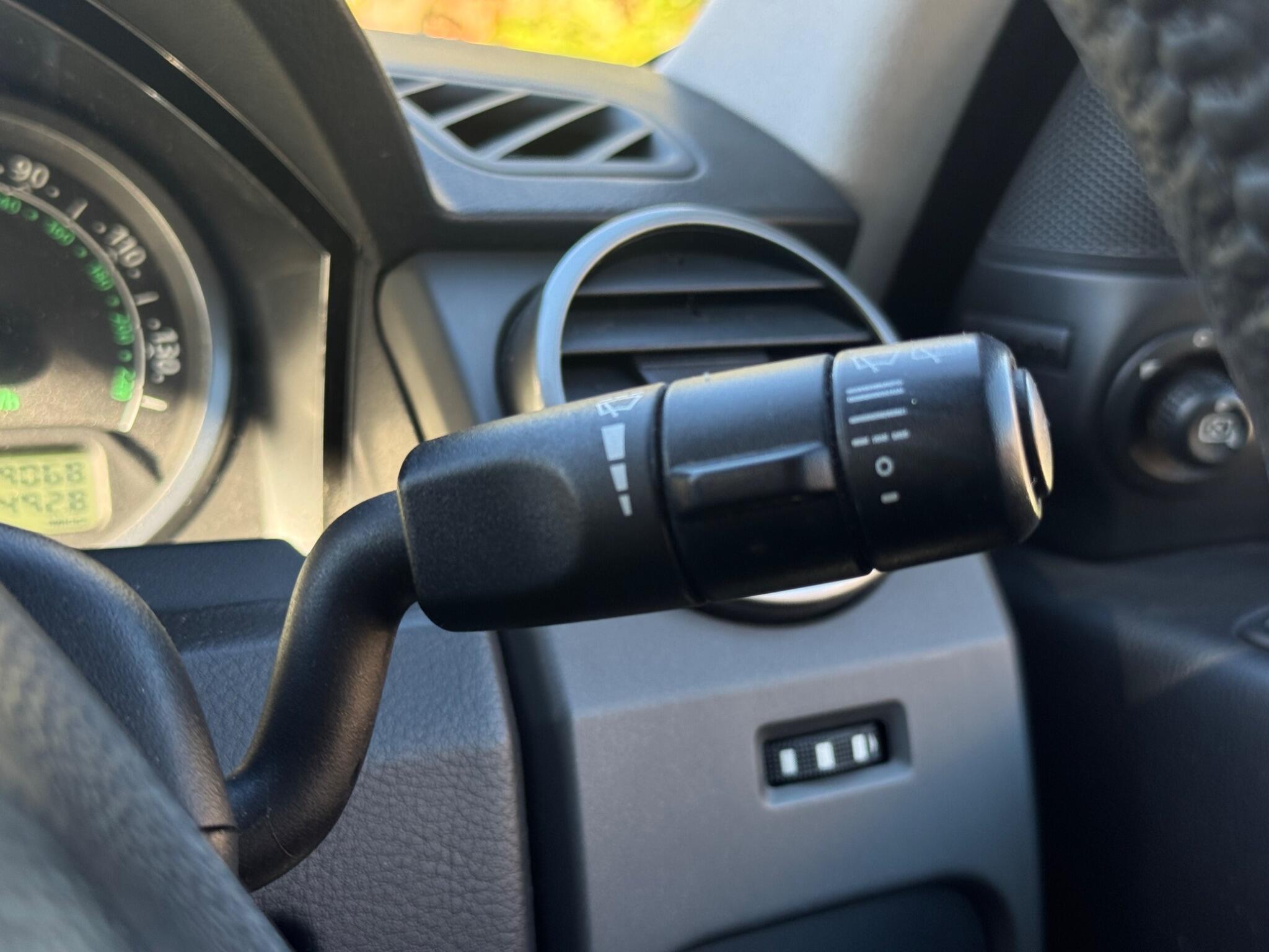 Land Rover Discovery view 35