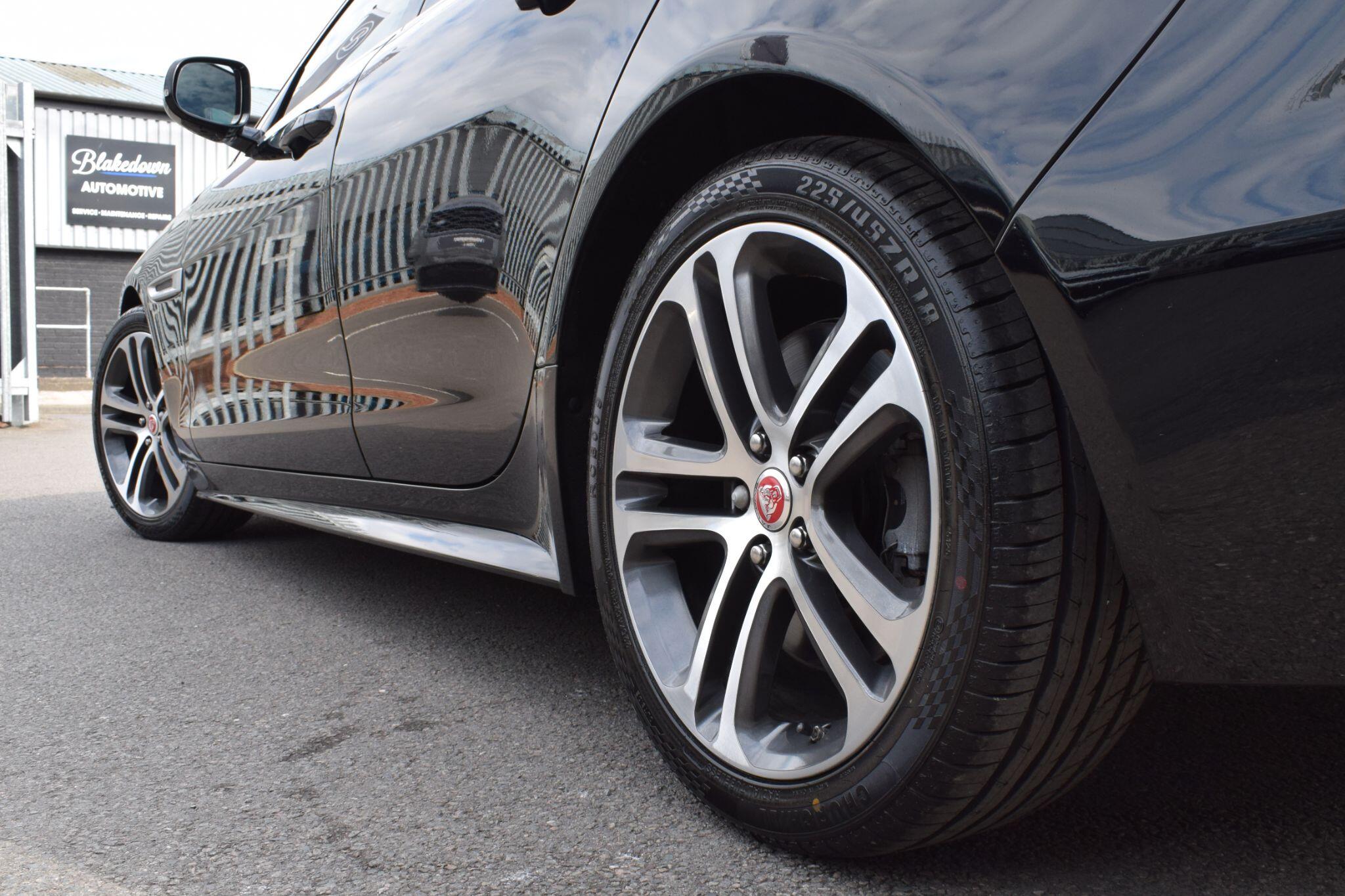 Jaguar Xe view 34