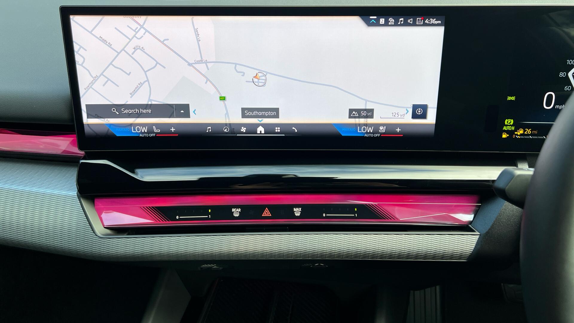 BMW 5 Series view 8