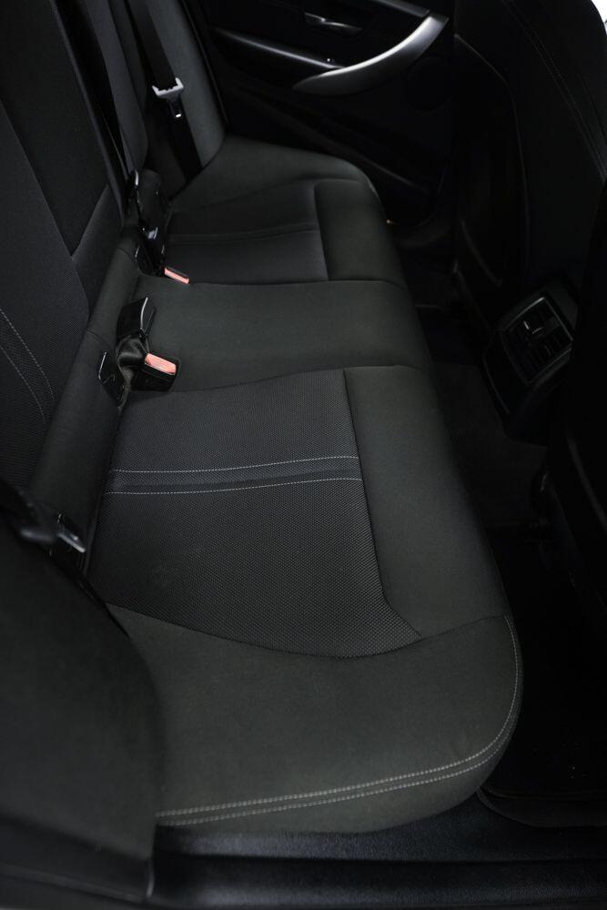 BMW 3 Series view 12