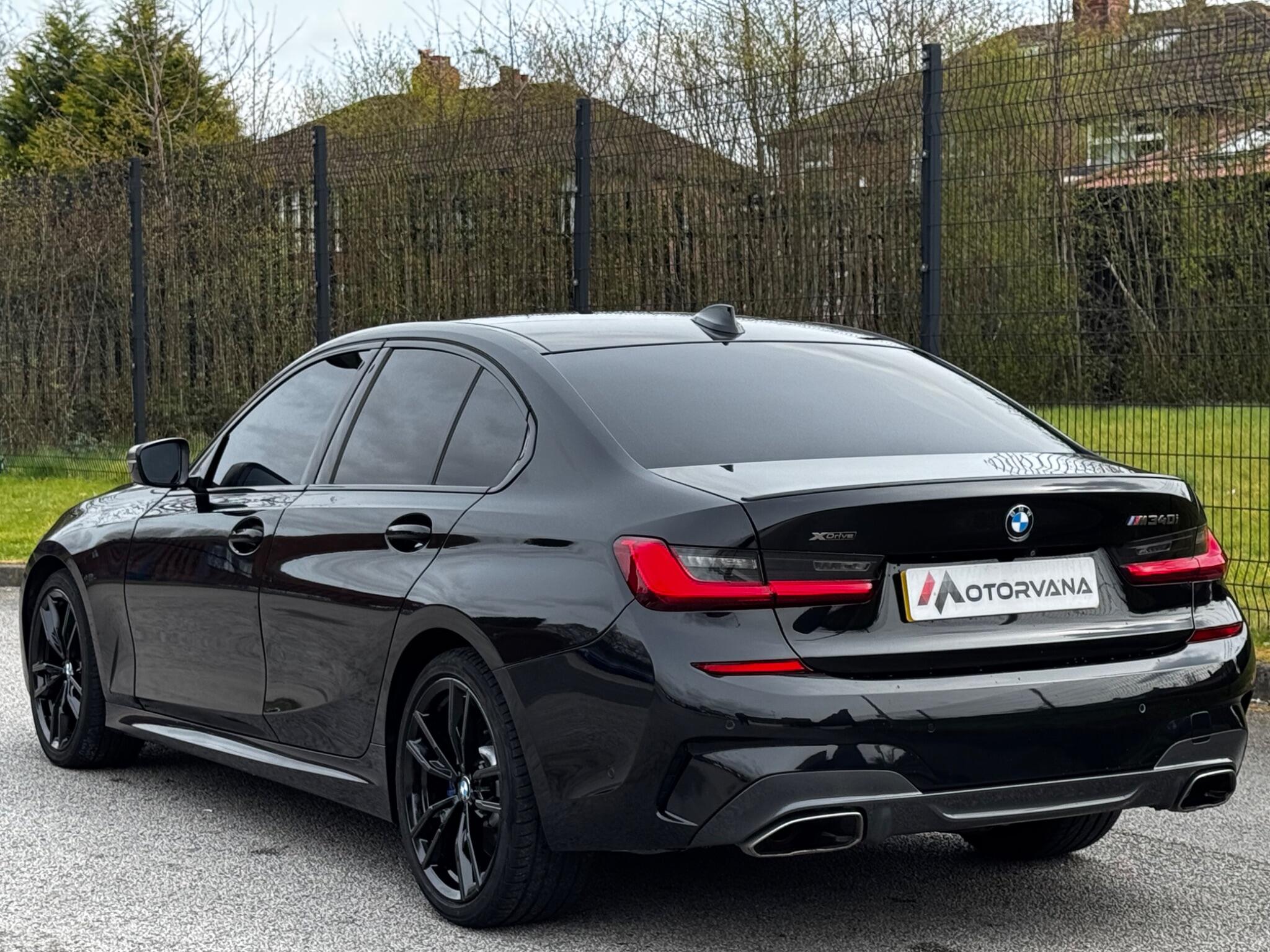 BMW 3 Series view 4