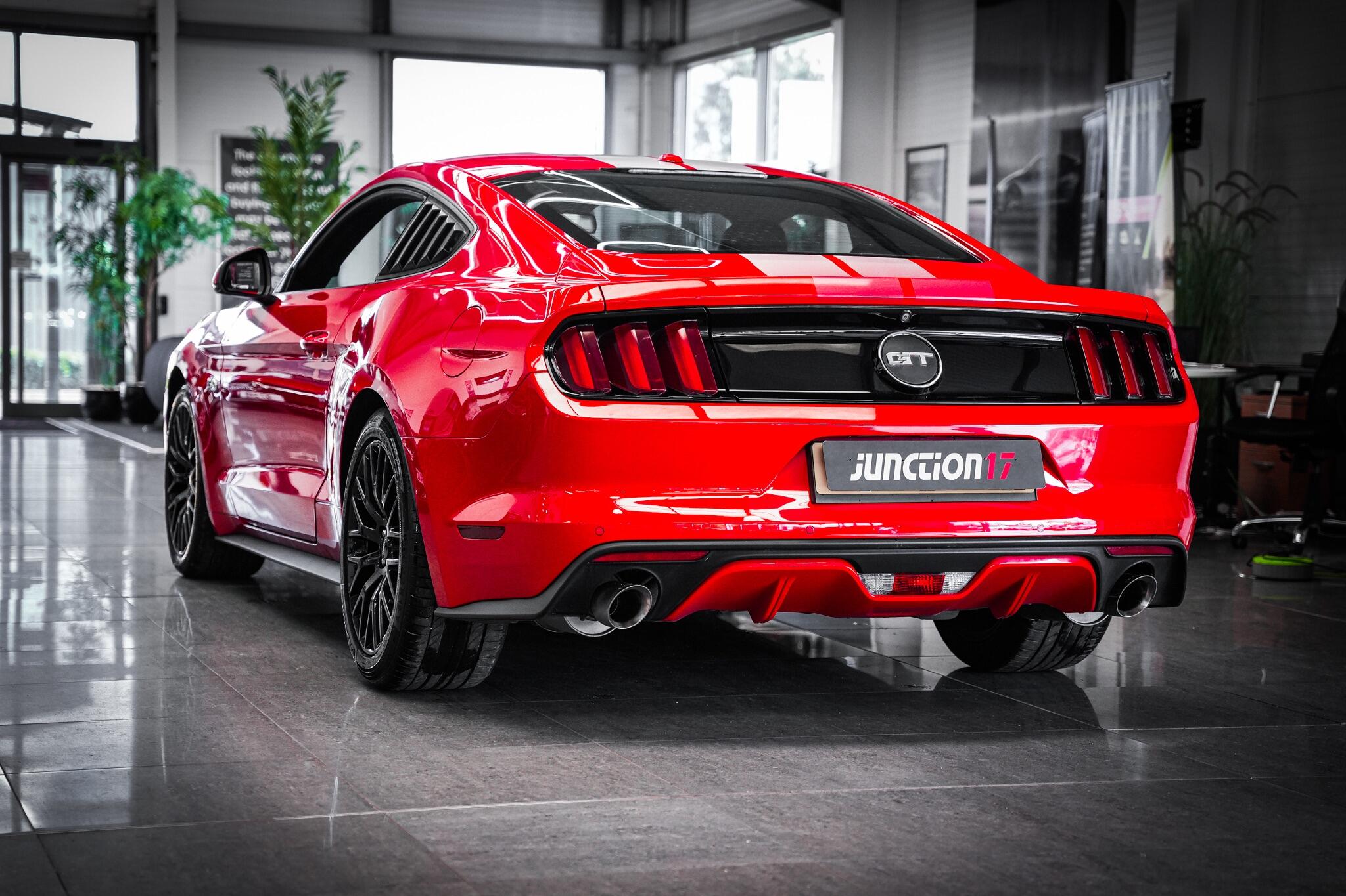 Ford Mustang view 13
