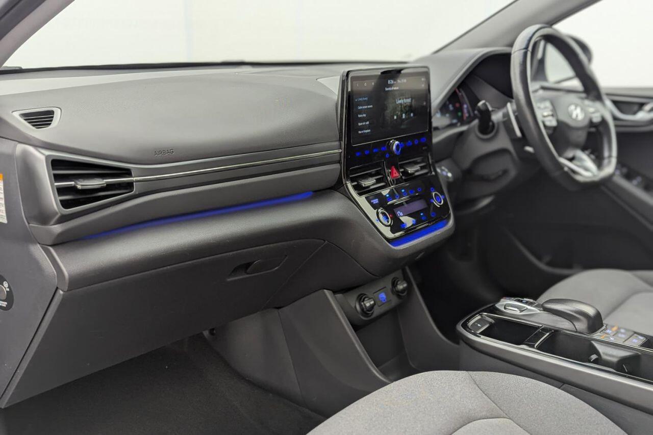 Hyundai Ioniq view 23