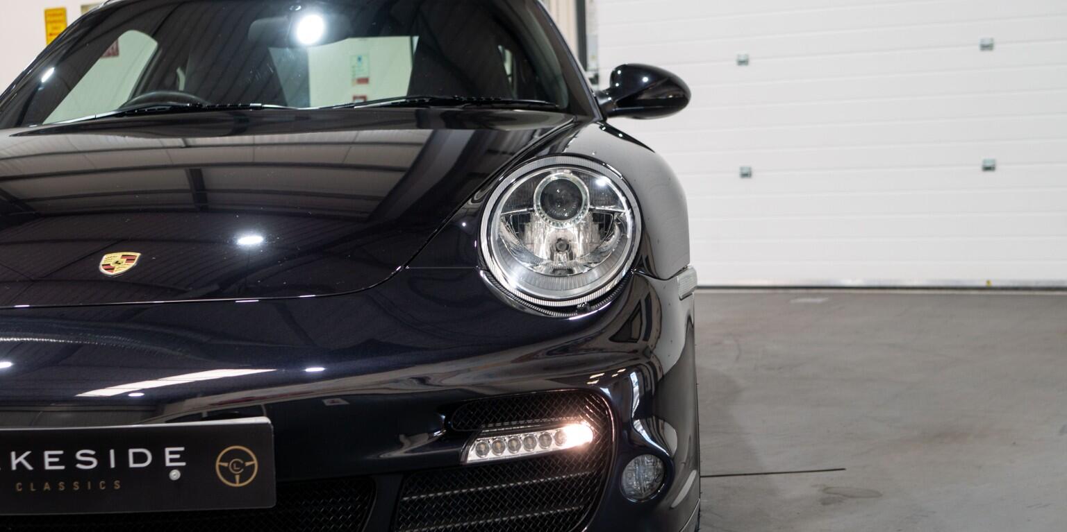 Porsche 911 view 45