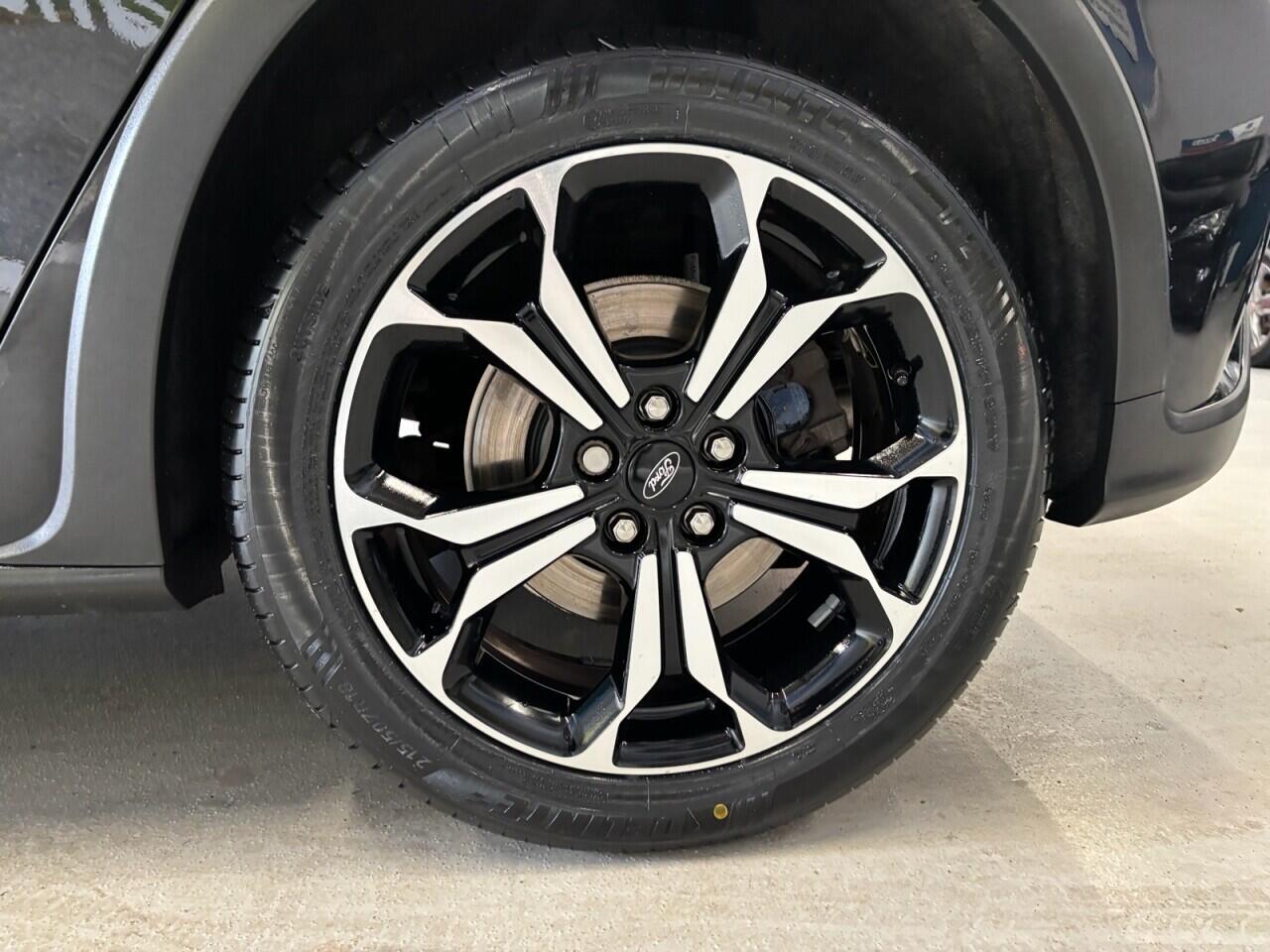 Ford Focus view 12