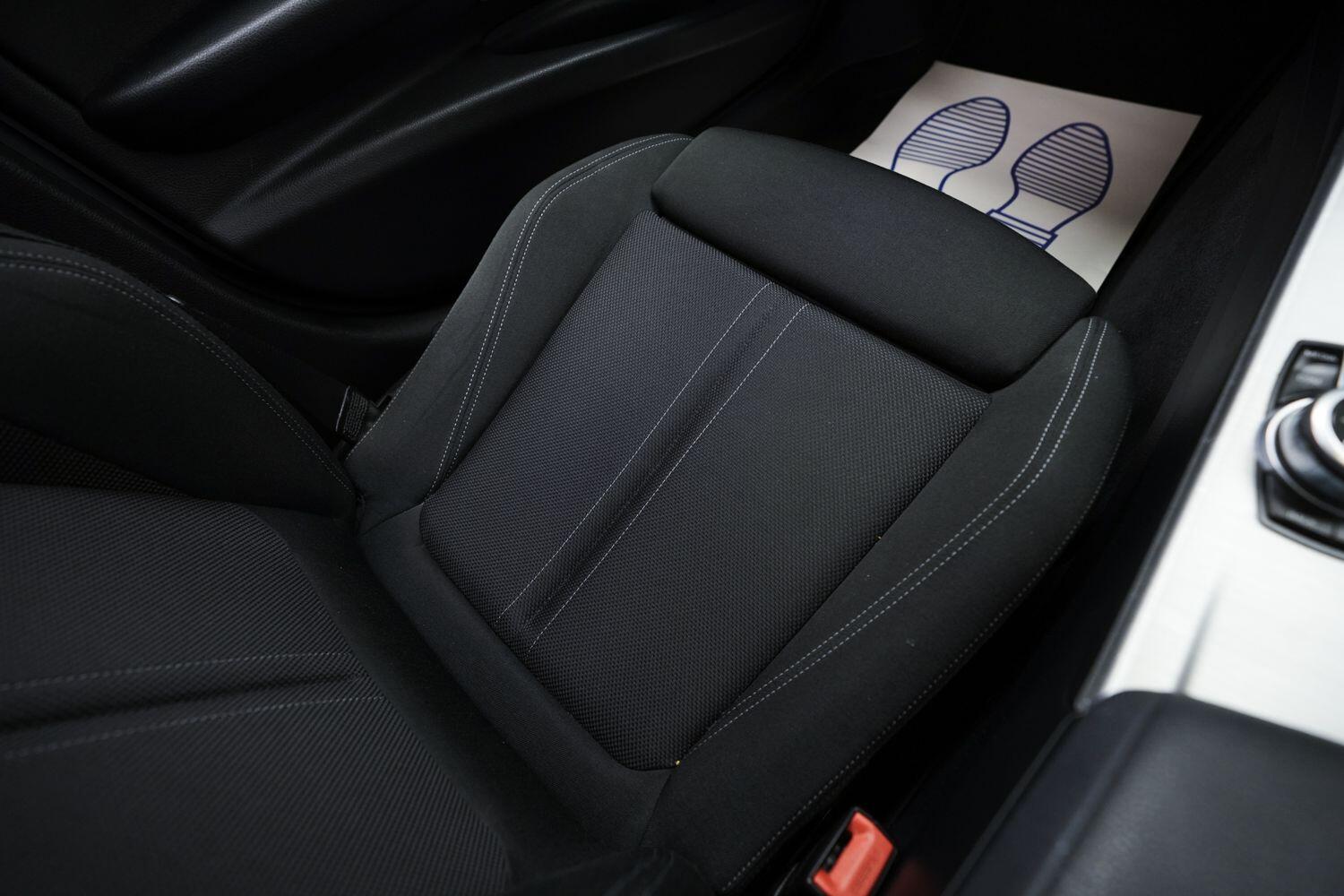 BMW 3 Series view 17