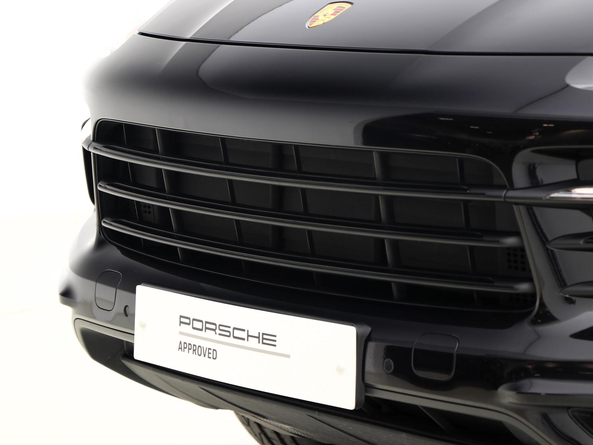 Porsche Cayenne view 14