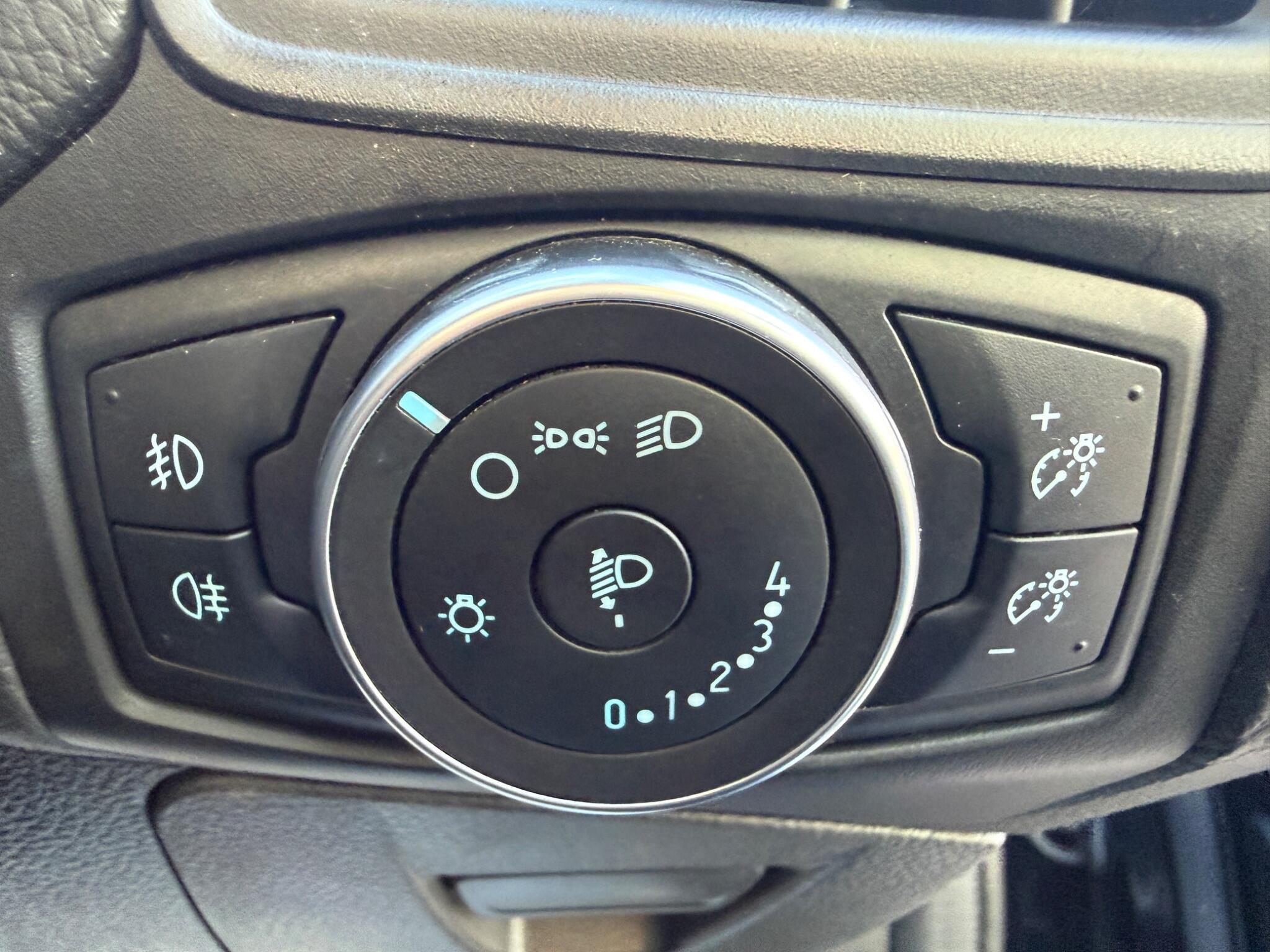 2018 Ford Focus image 23