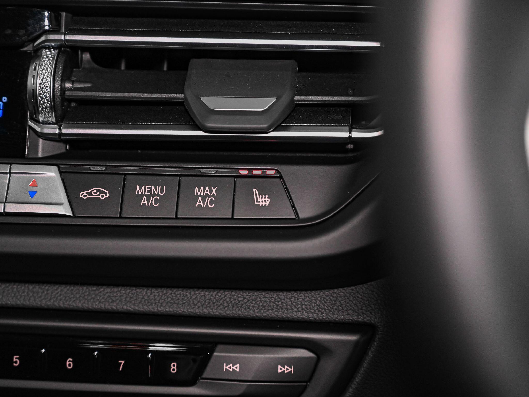 BMW 1 Series view 12