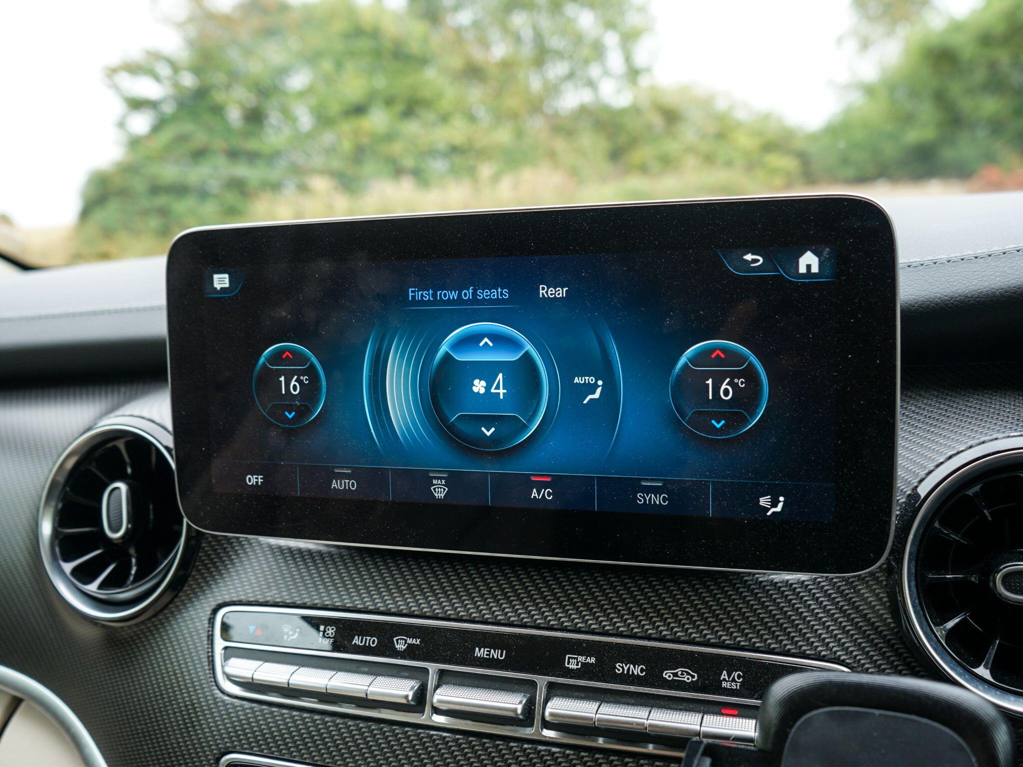 Mercedes-Benz V Class view 30