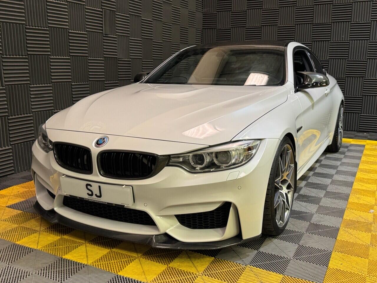 BMW M4 view 8