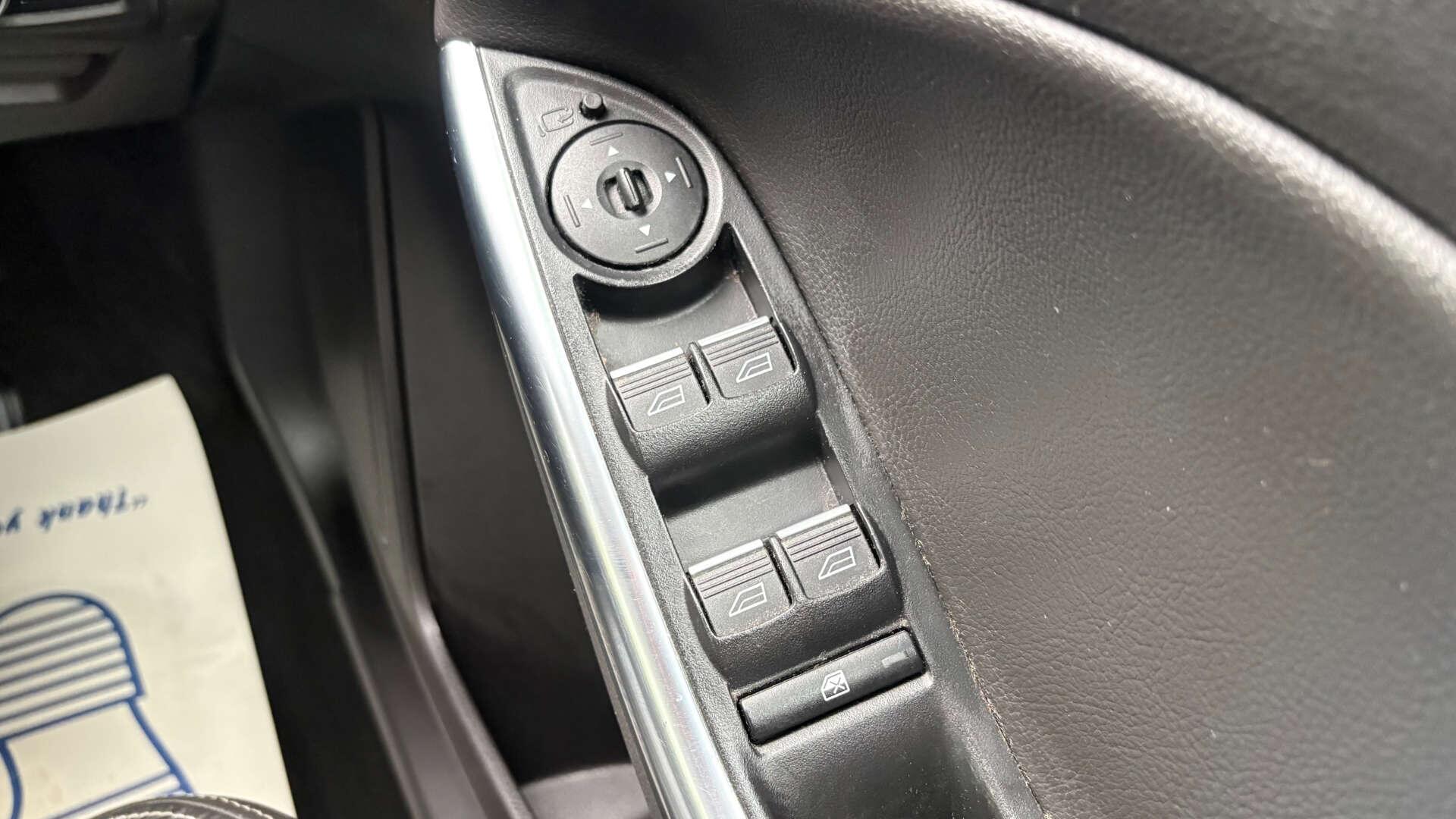 Ford Focus view 25