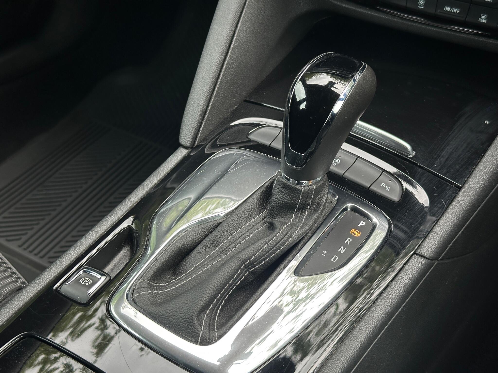 Vauxhall Insignia view 45