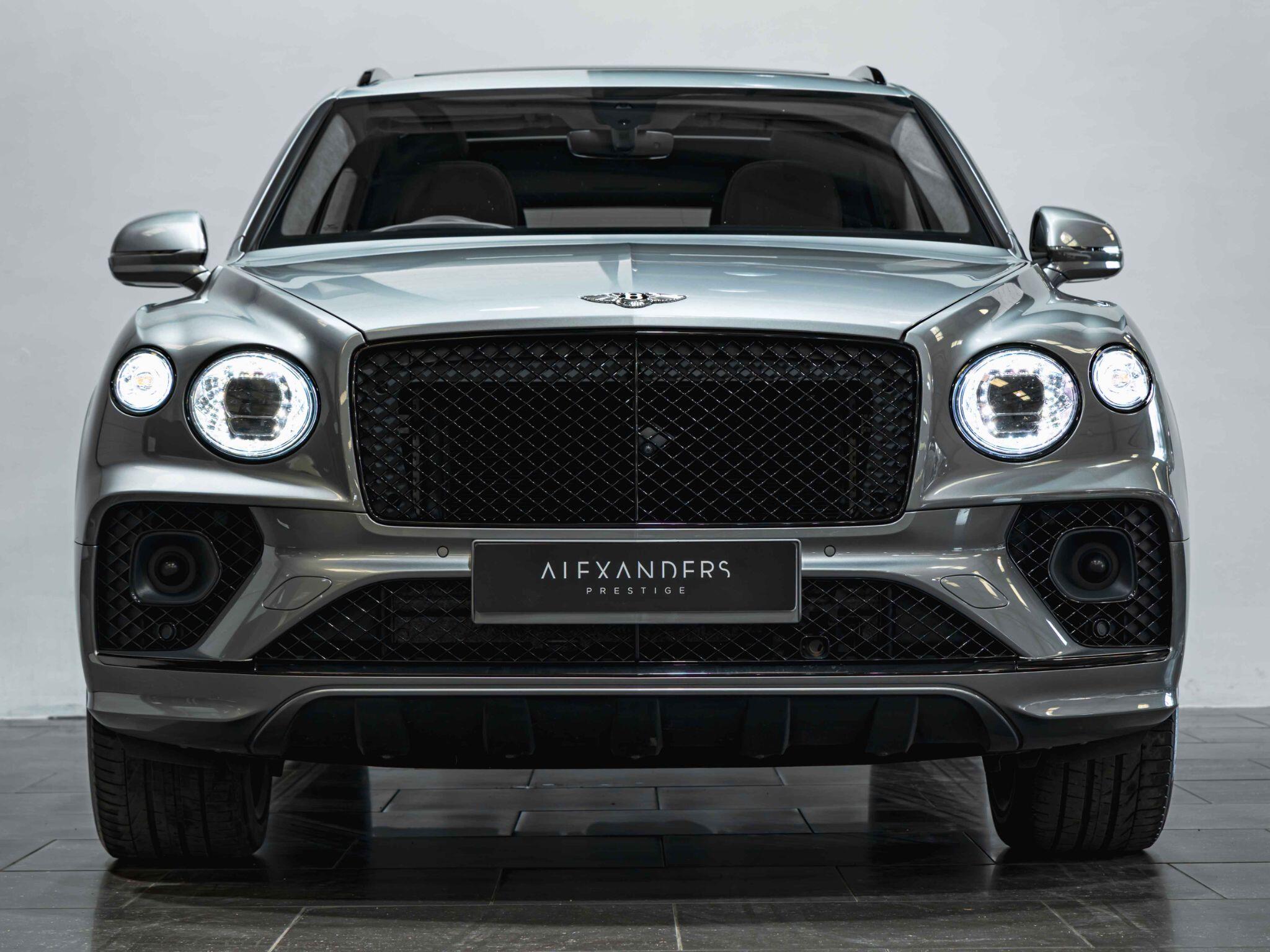 Bentley Bentayga view 10