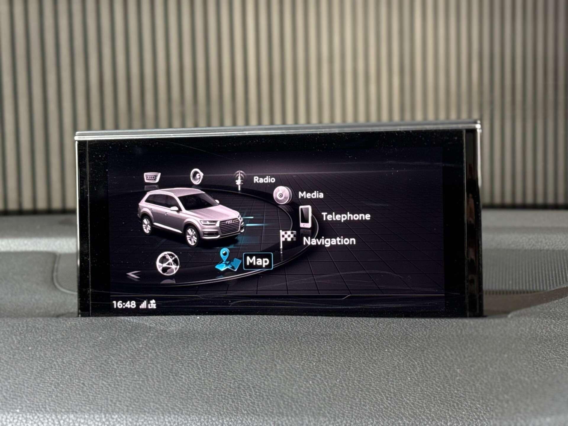 Audi Q7 view 35