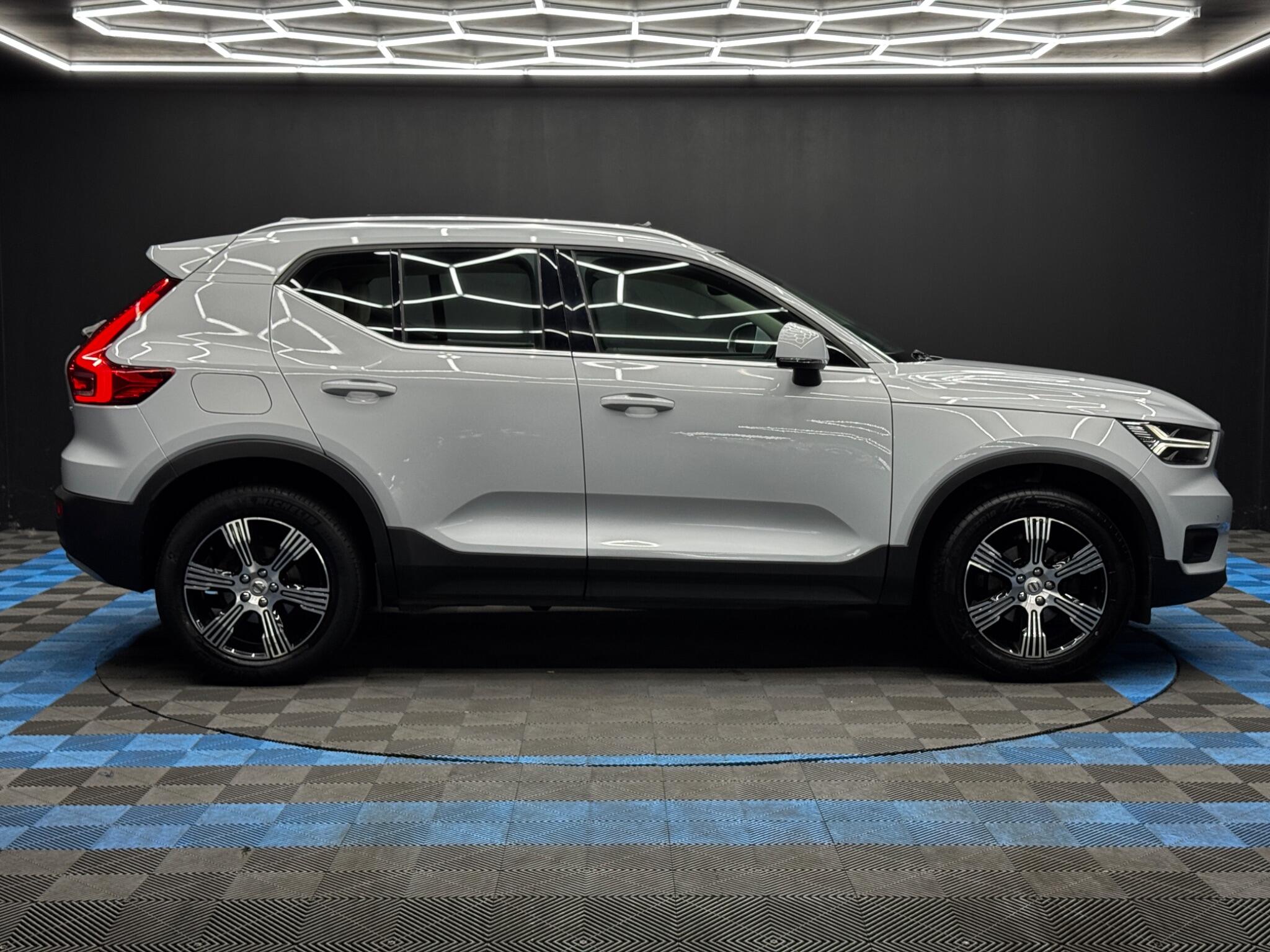 Volvo XC40 view 4