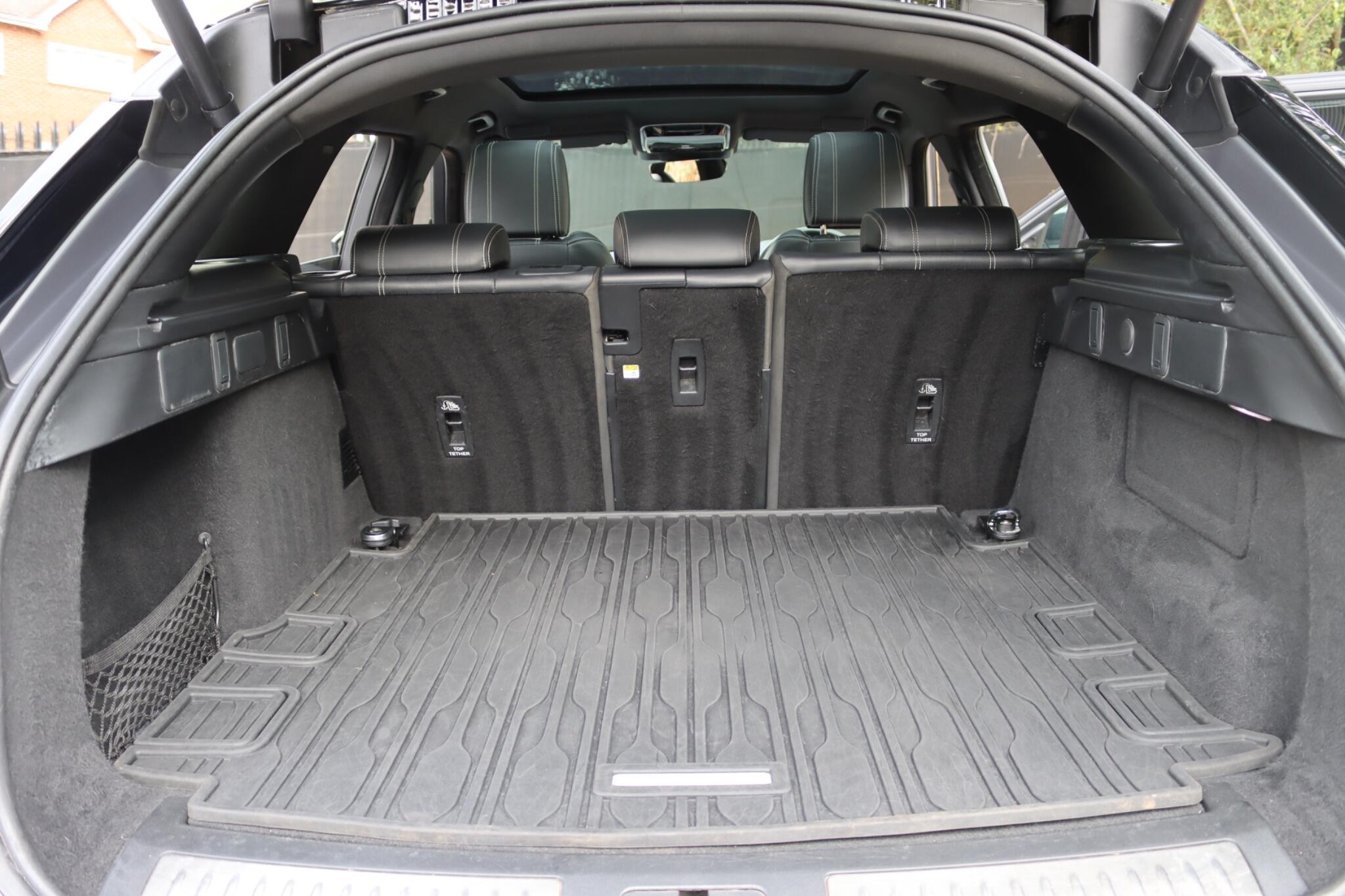 Land Rover Range Rover Velar view 10