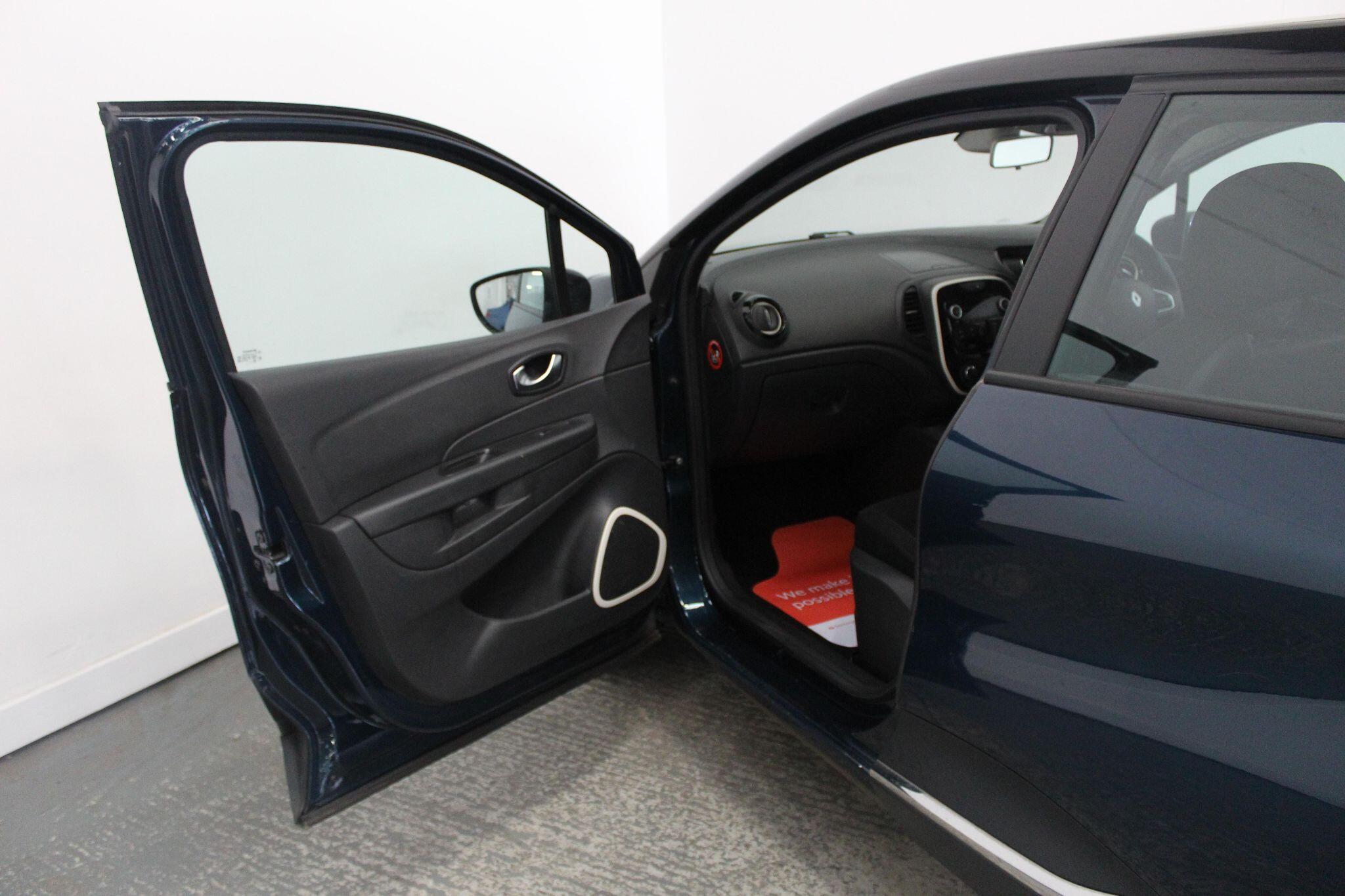 Renault Captur view 24
