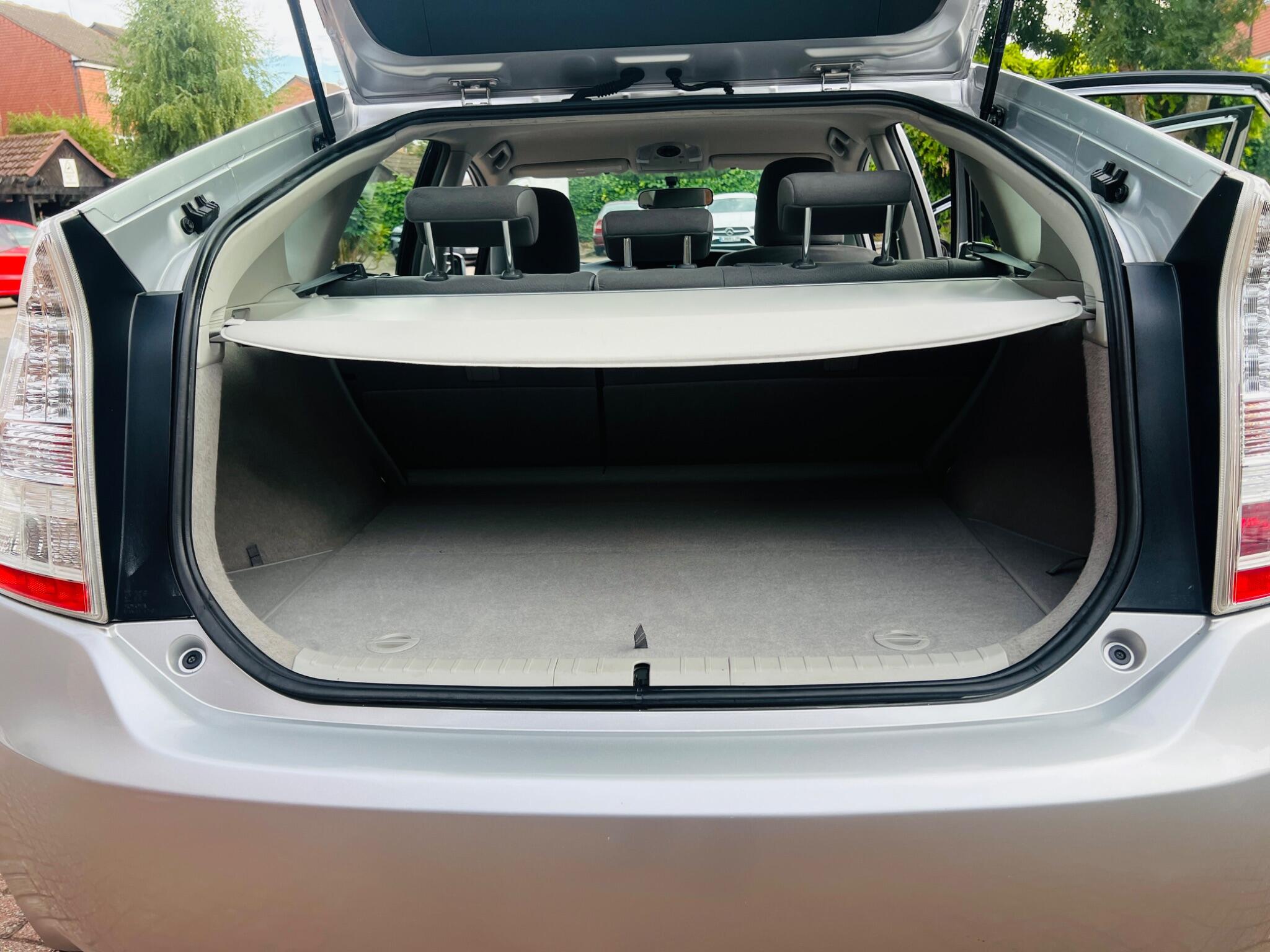 Toyota Prius view 54