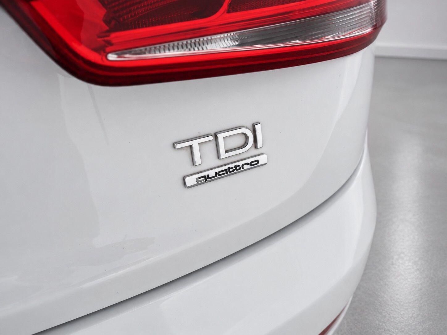Audi Q3 view 20