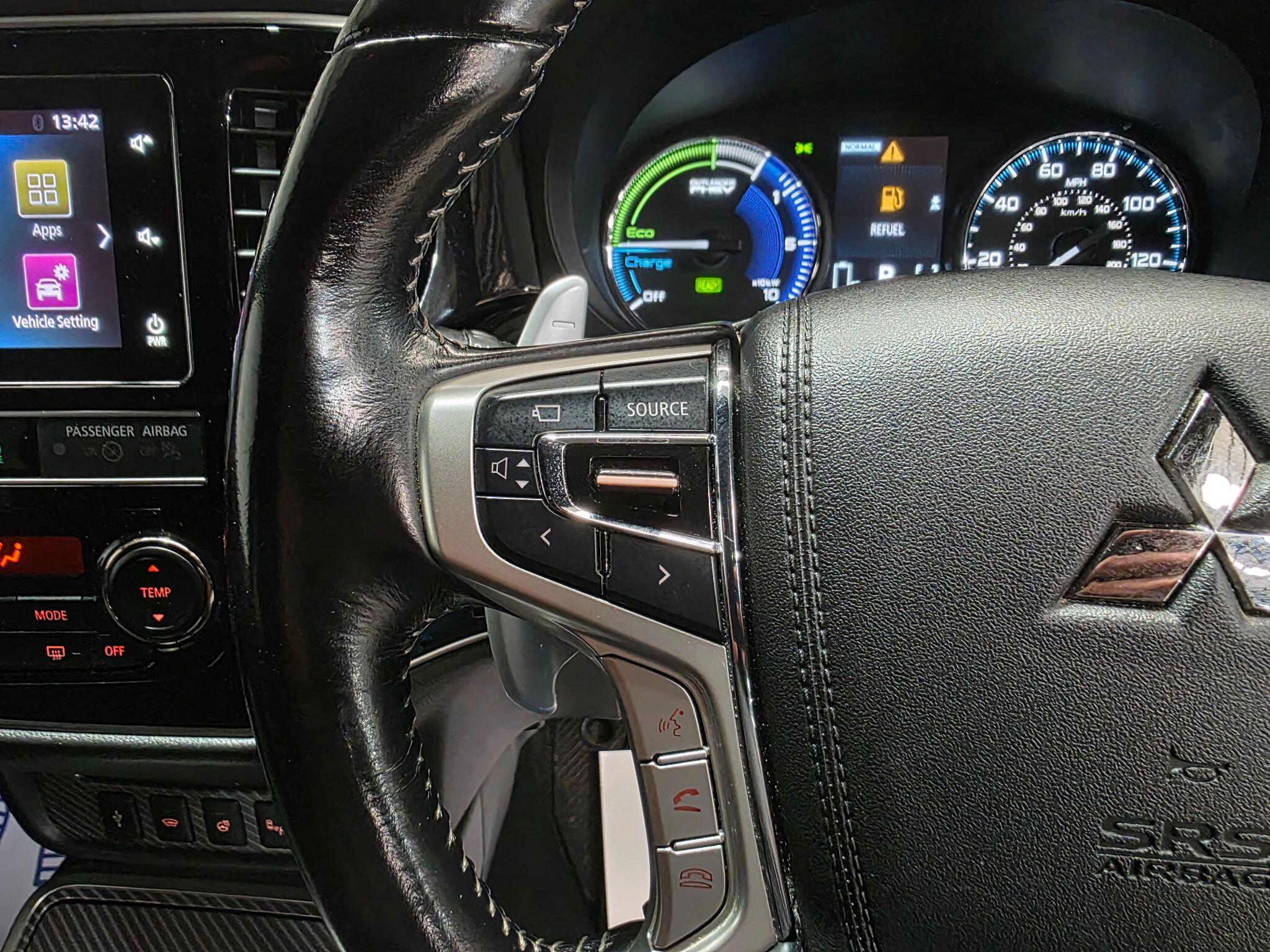 Mitsubishi Outlander view 17