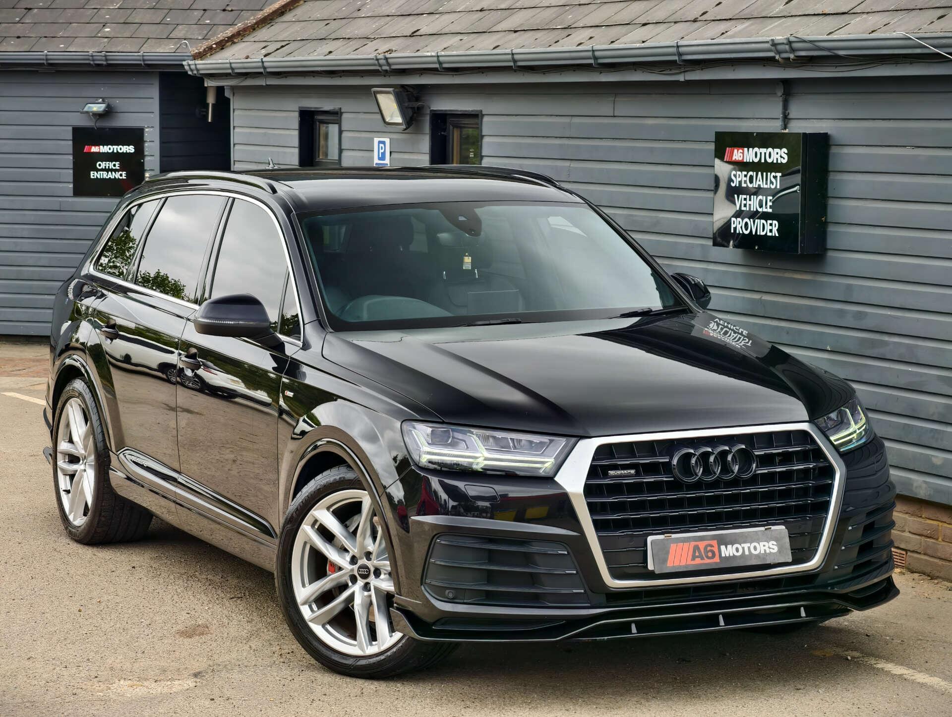 Audi Q7 view 6
