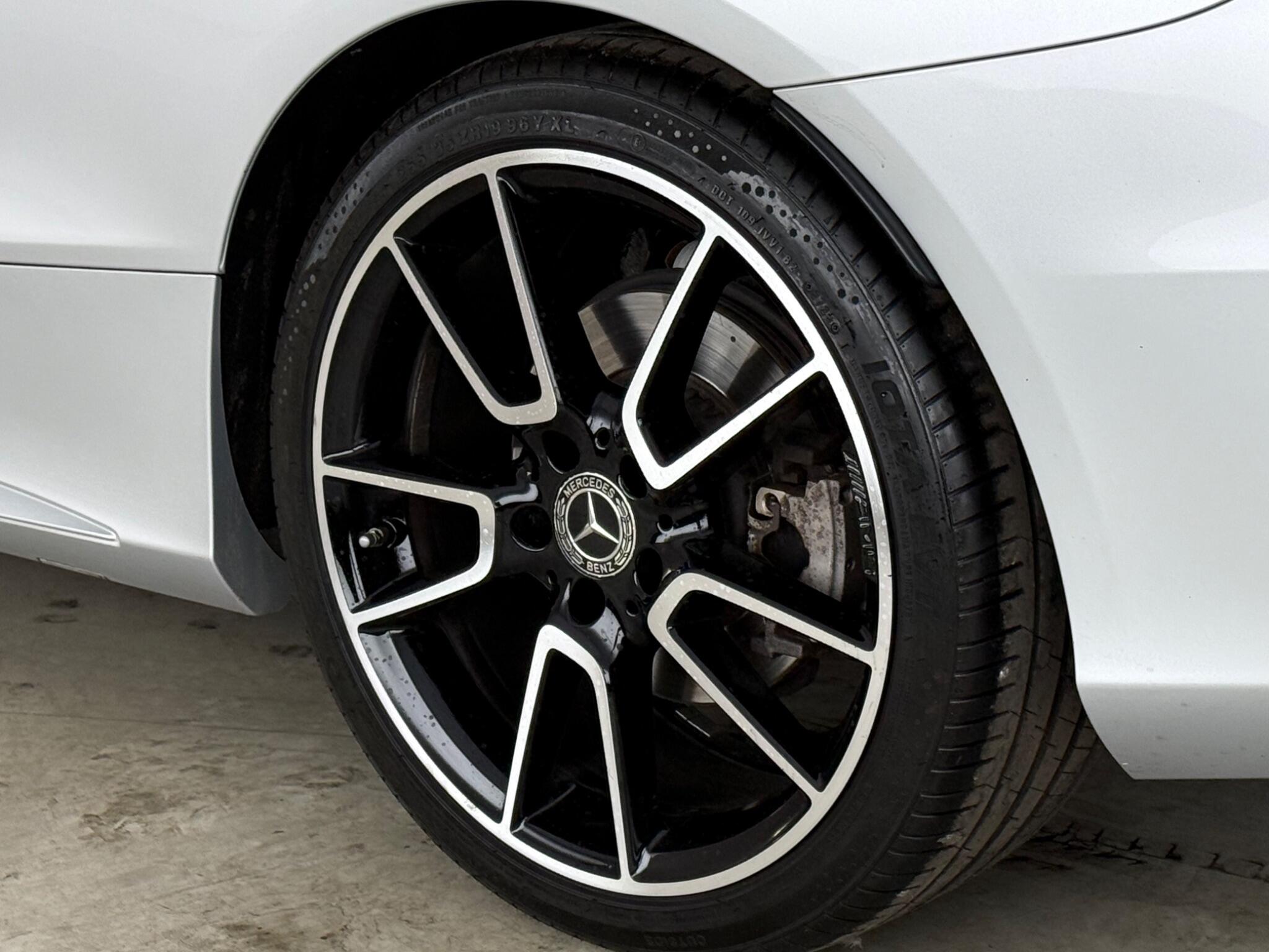 Mercedes-Benz C-Class view 12