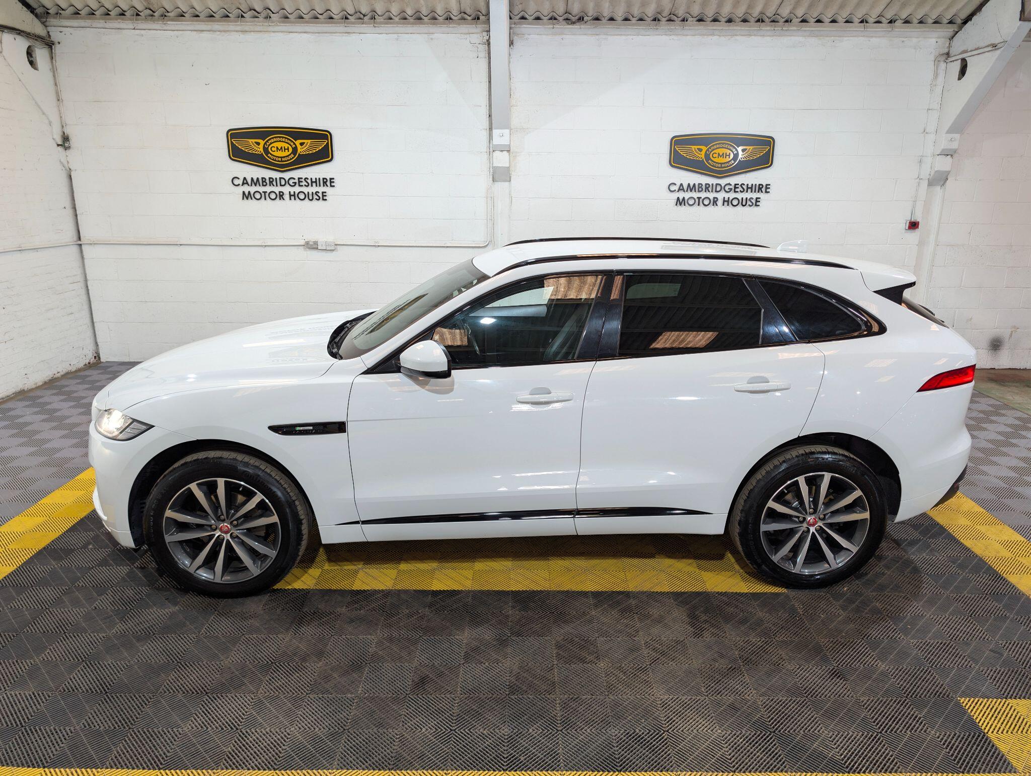 Jaguar F-Pace view 9