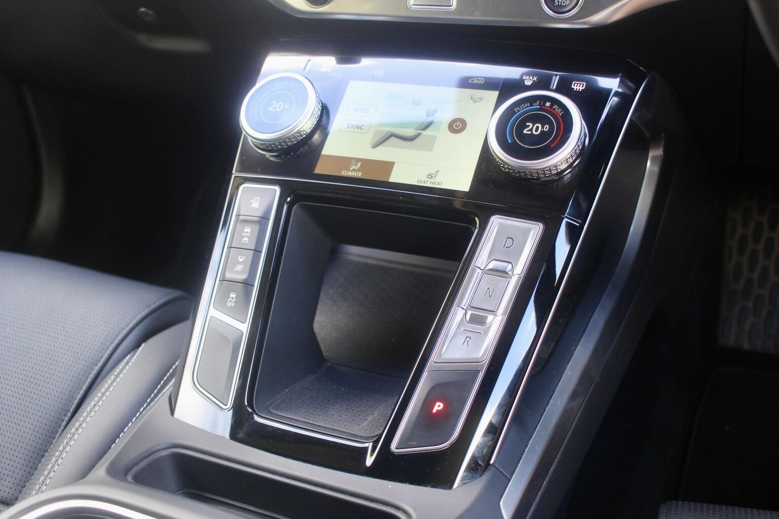 Jaguar I-Pace view 17
