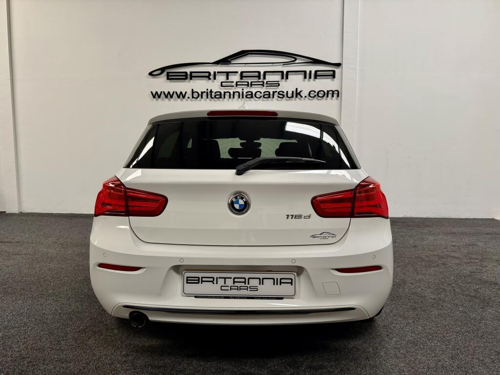 BMW 1 Series view 5