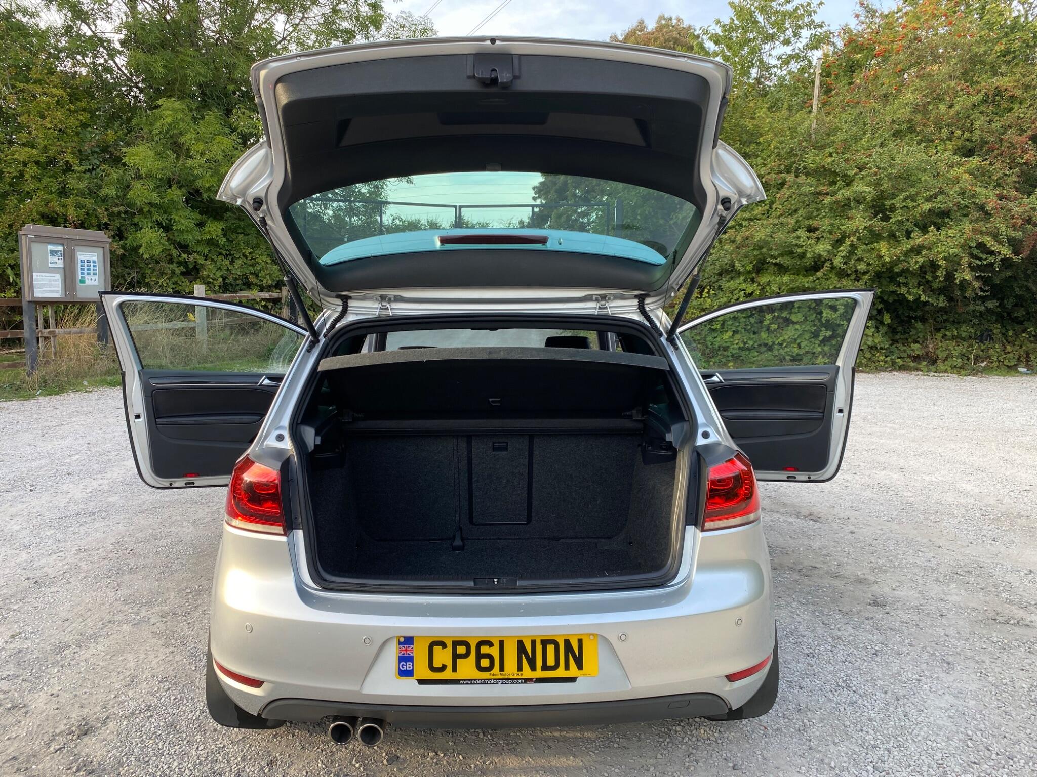 Volkswagen Golf view 13