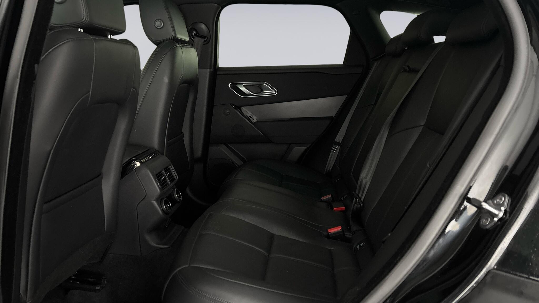 Land Rover Range Rover Velar view 4