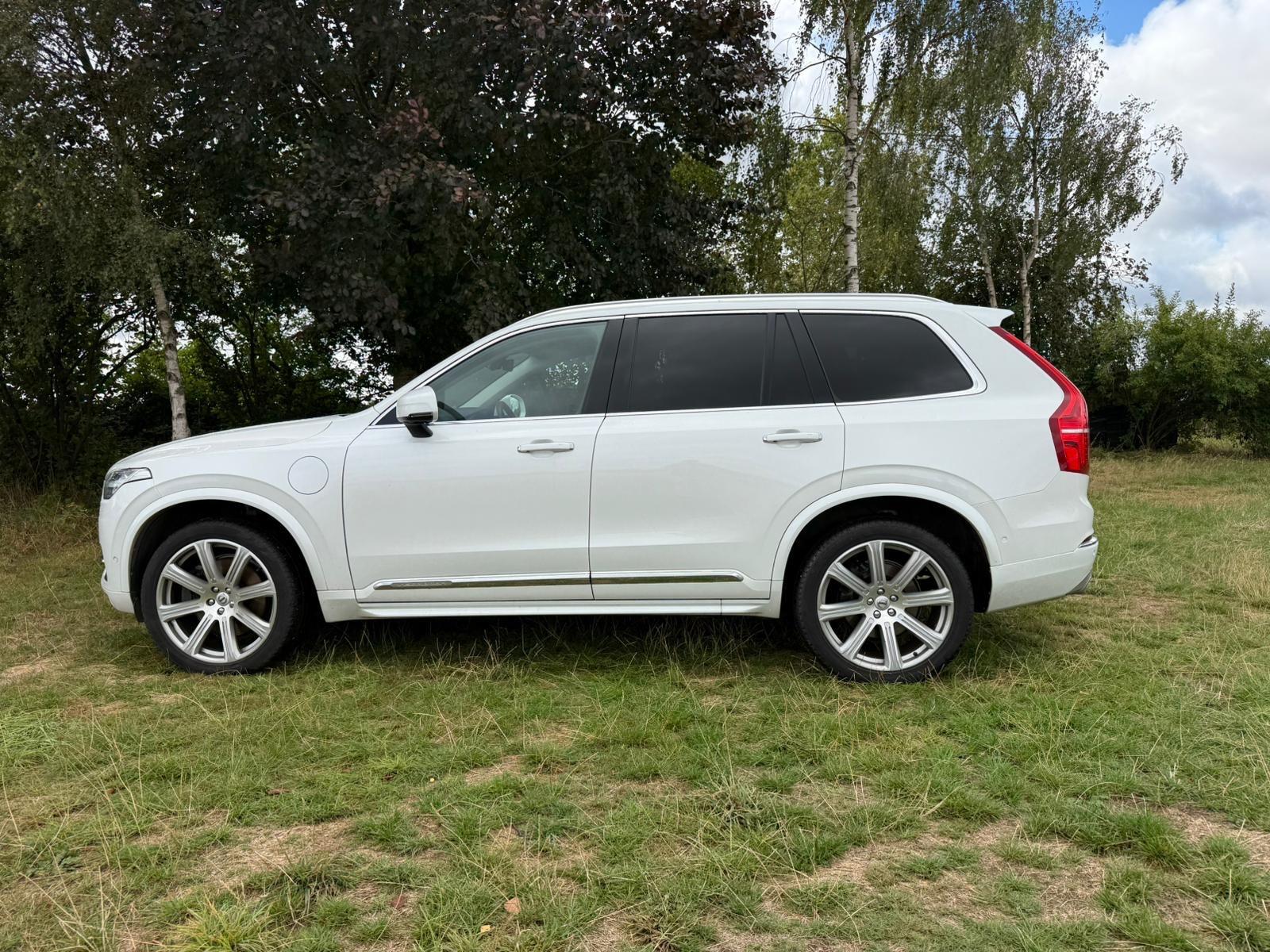 Volvo XC90 view 11