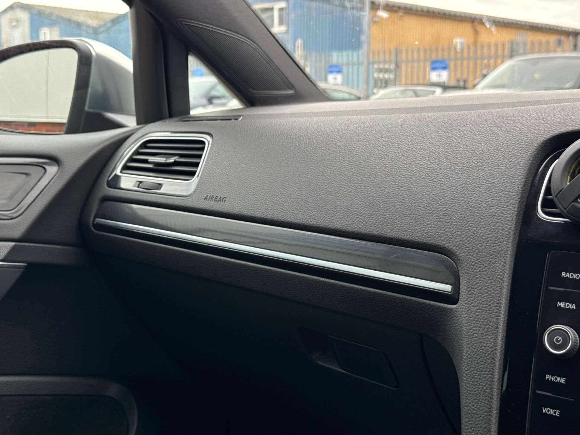 Volkswagen Golf view 58